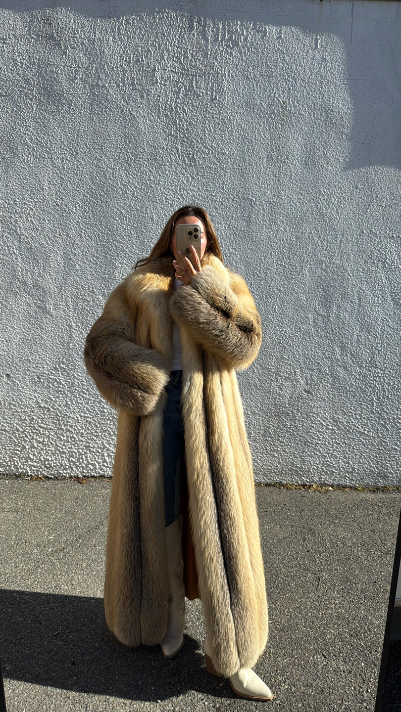 RARE Golden Island Fox Wing Collar Full Length Fur Golden