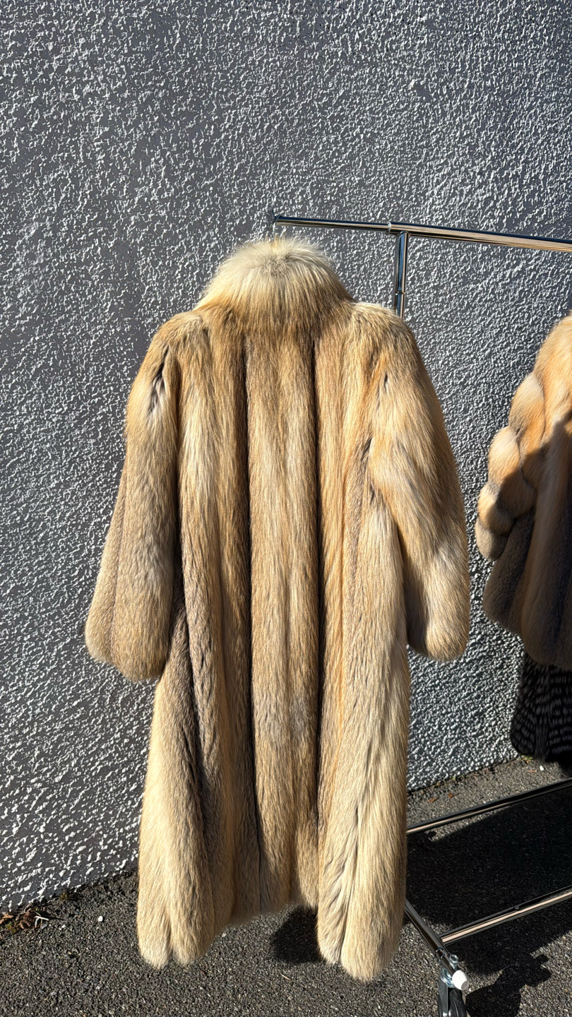 RARE Golden Island Fox Wing Collar Full Length Fur Golden