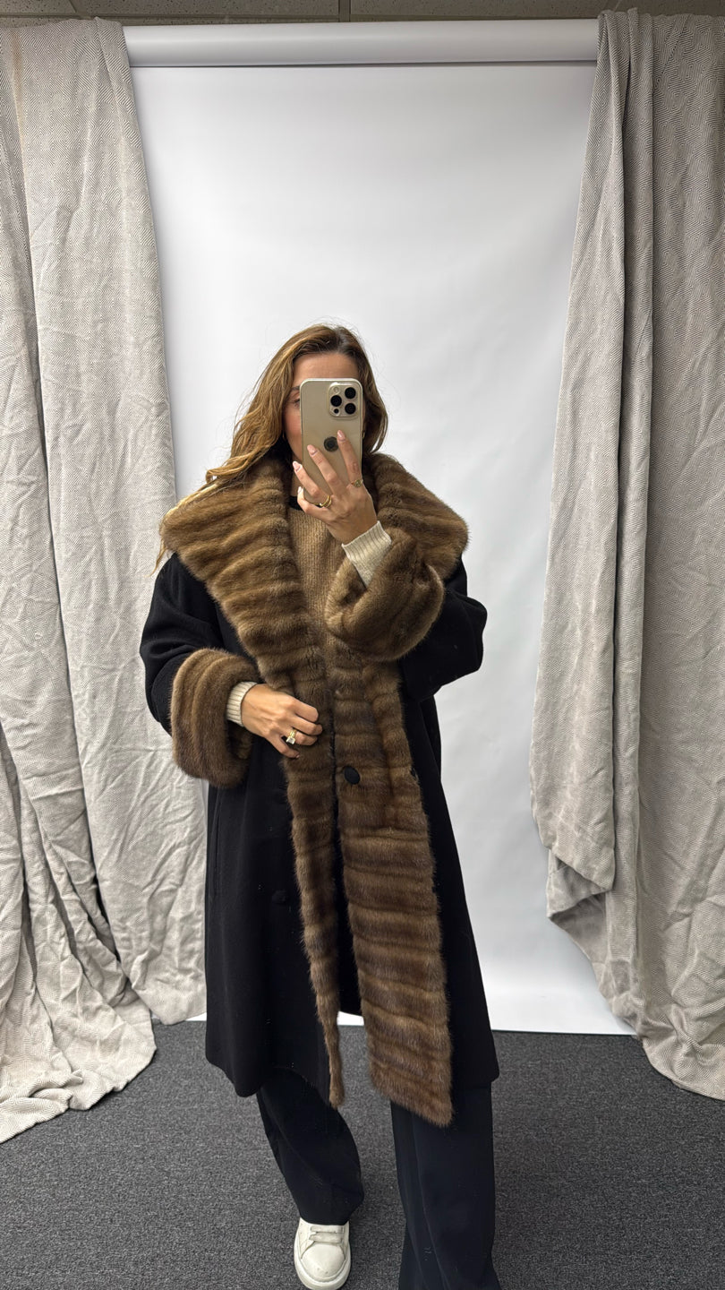 BLACK CASHMERE AND LUNARAINE MINK STROLLER Black