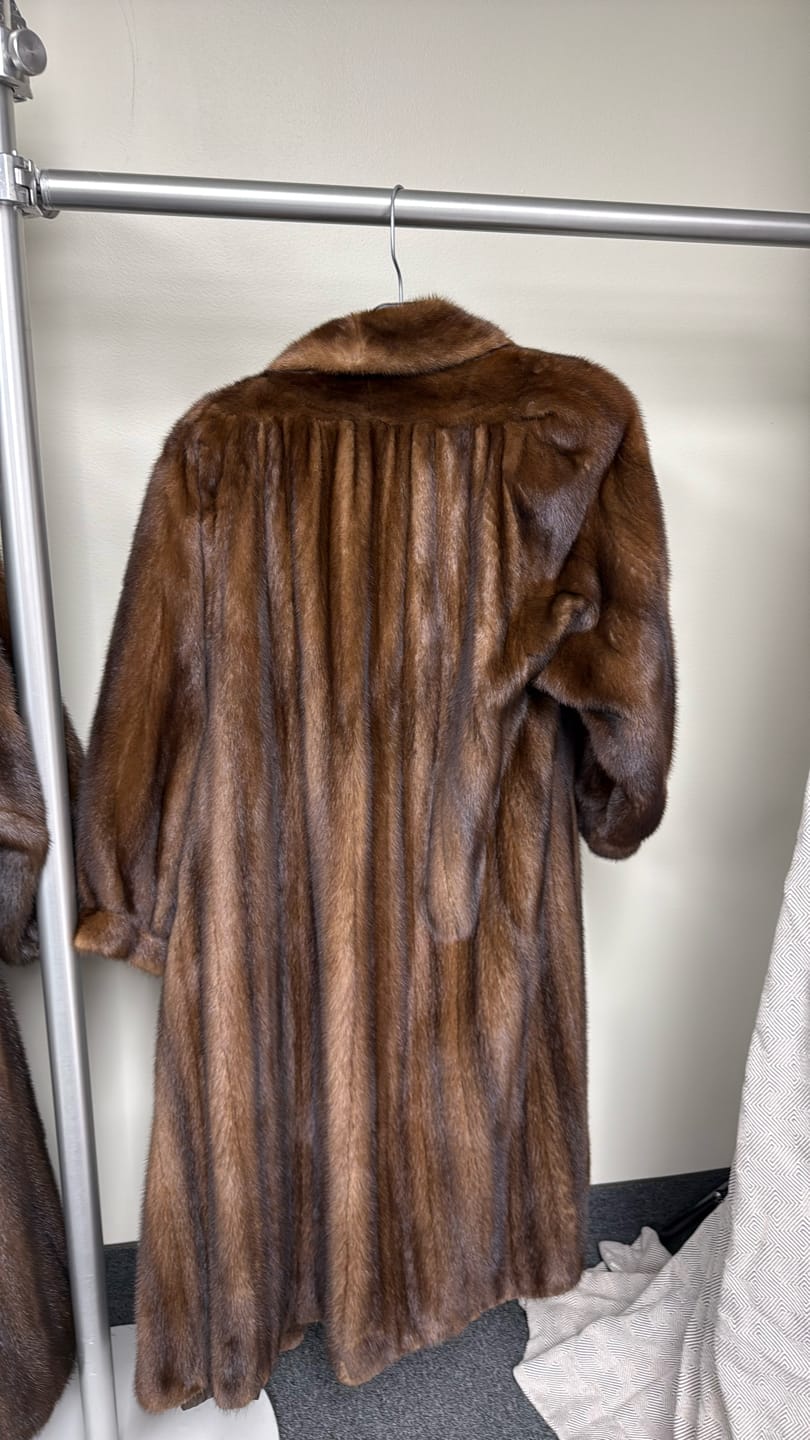 NATURAL MAHOGANY MINK COAT Brown