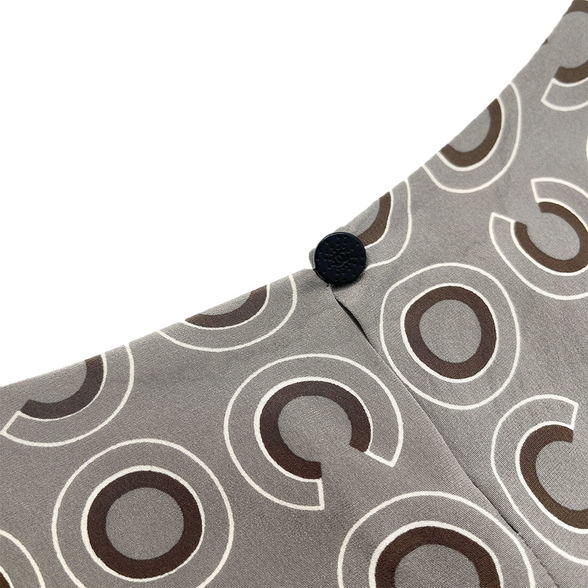 PURPOSE CHANEL COCO LOGO SLEEVELESS BLOUSE GRAY SILK 44 01A RTW 90288026