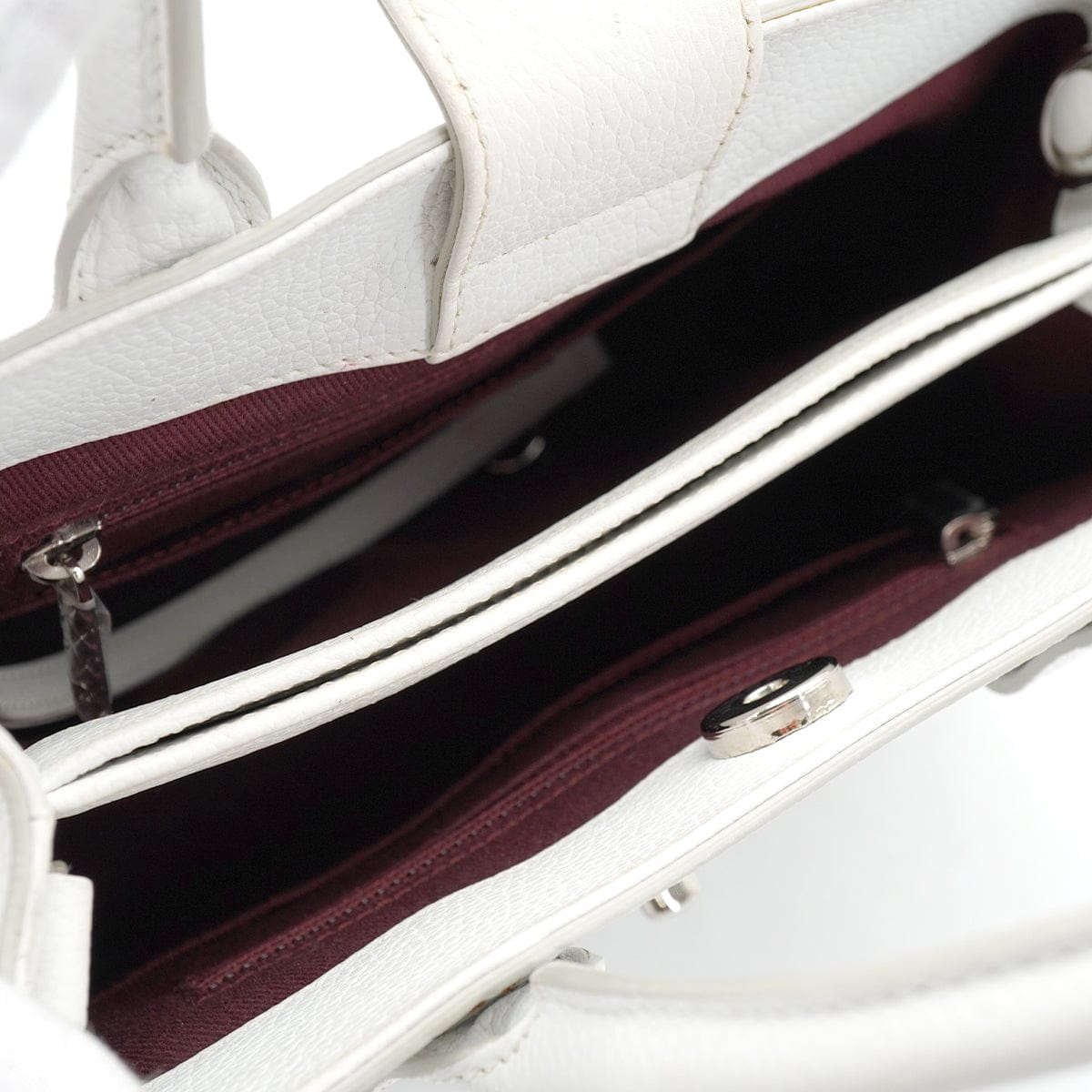 PURPOSE CHANEL NEO EXECUTIVE TOTE SHOULDER BAG WHITE LEATHER SILVER HARDWARE 90327109