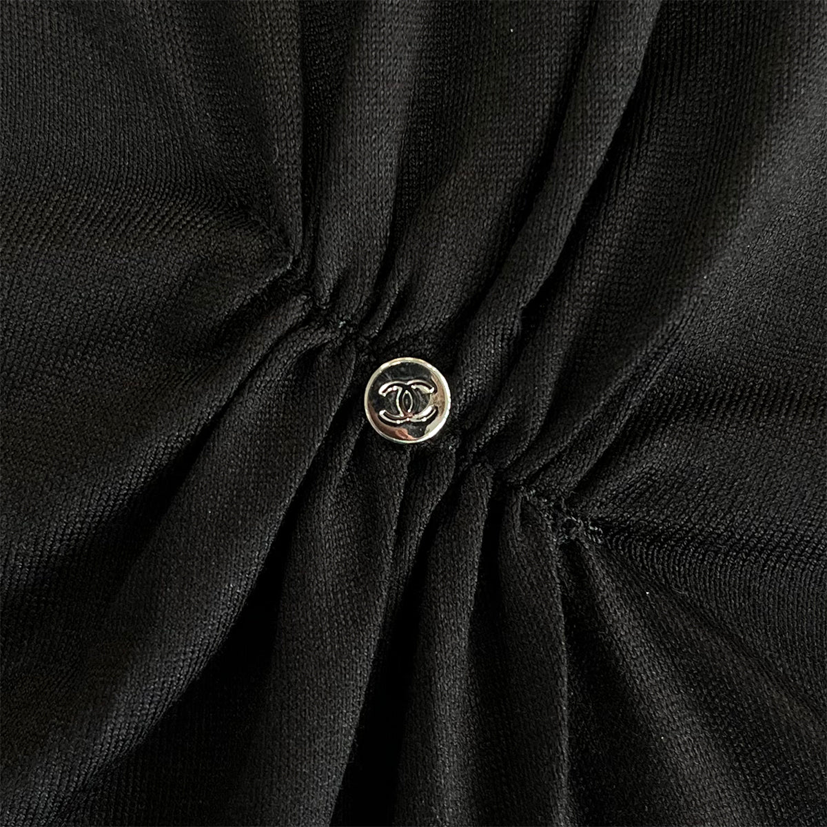 PURPOSE CHANEL SLEEVELESS TOPS CAMELLIA COCOMARK BLACK SILK 38 P58 RTW 90284010