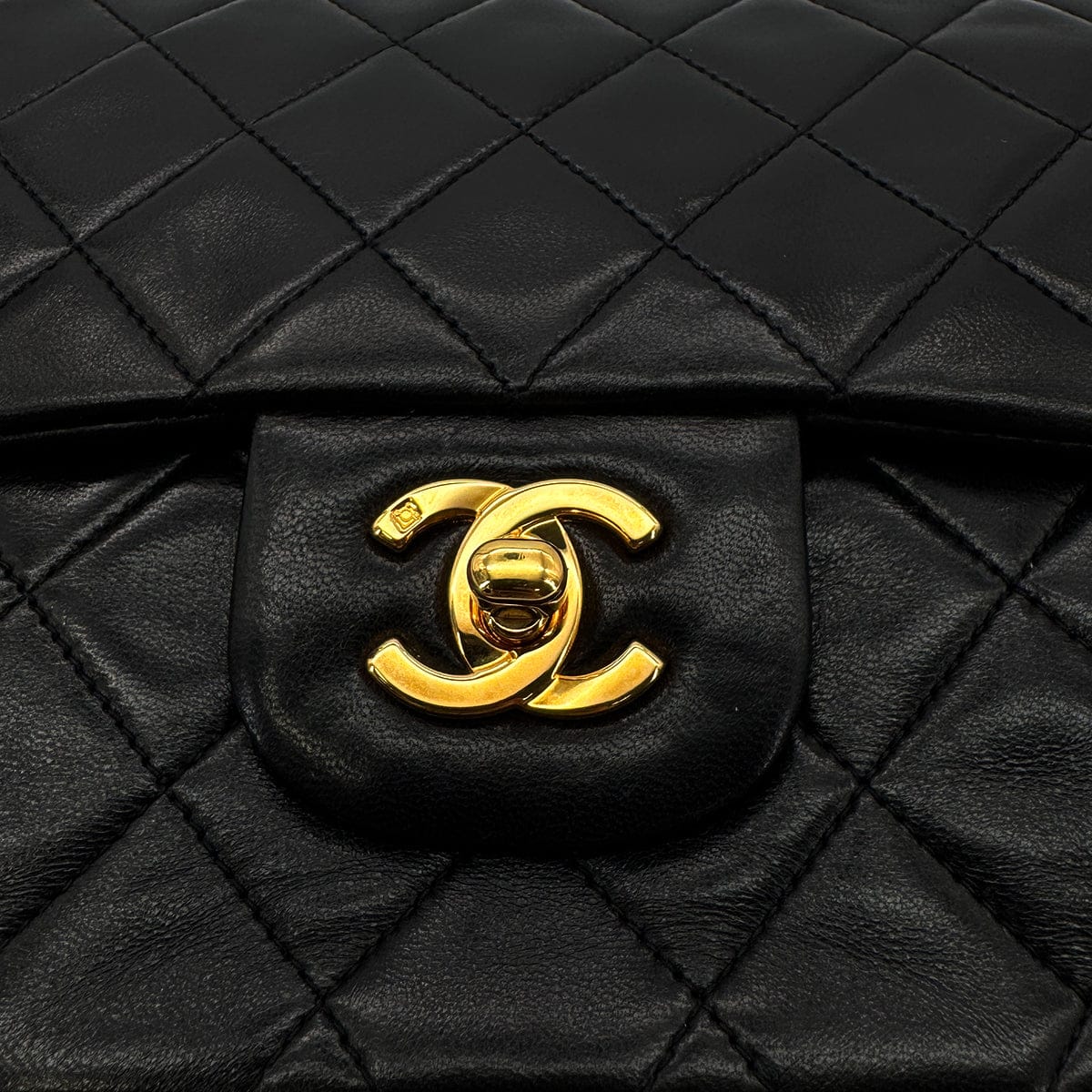 PURPOSE CHANEL VINTAGE CLASSIC FLAP MEDIUM CHAIN SHOULDER BAG BLACK LAMB SKIN 90305115