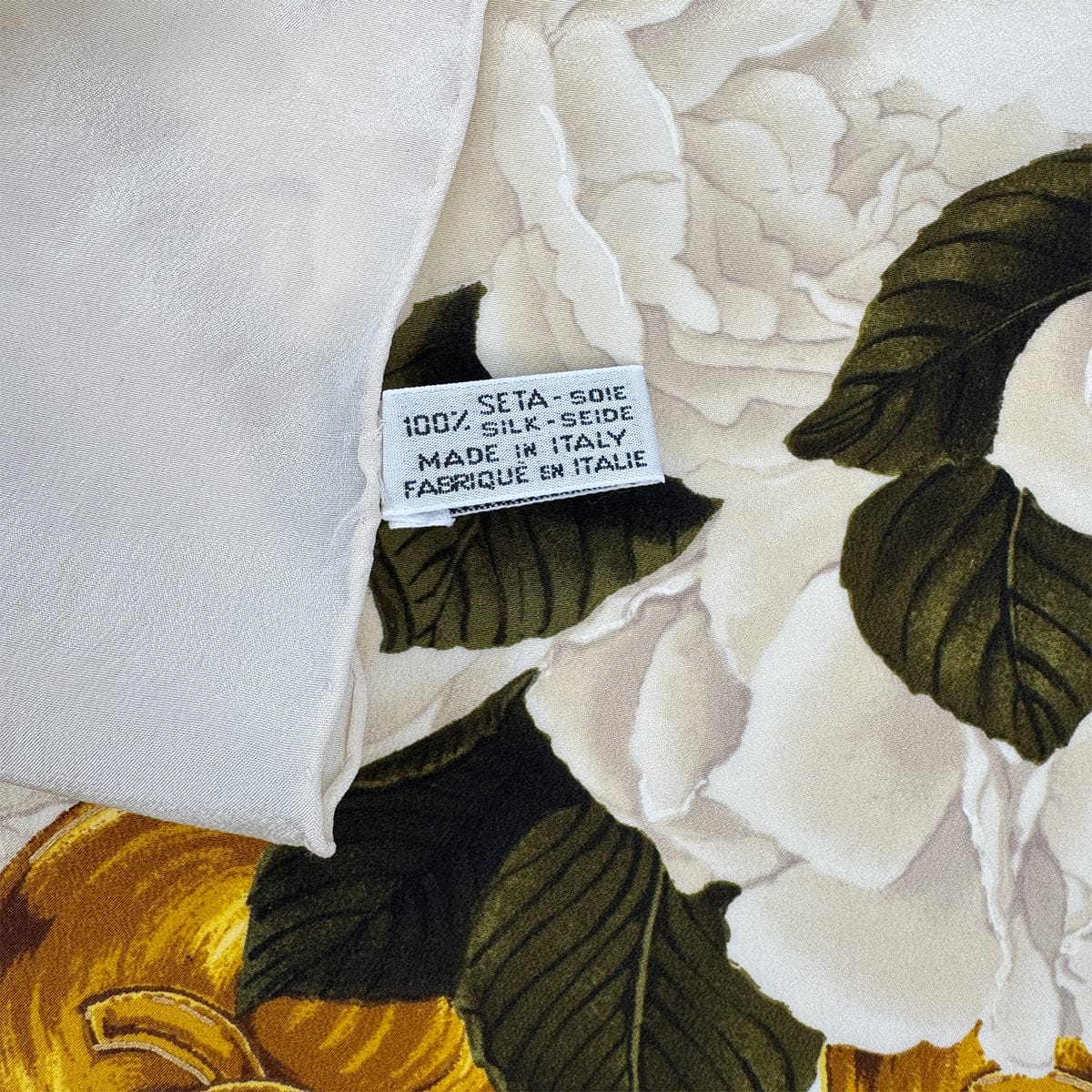 PURPOSE CHANEL VINTAGE COCOMARK CAMELLIA SCARF BEIGE WHITE SILK 90308383