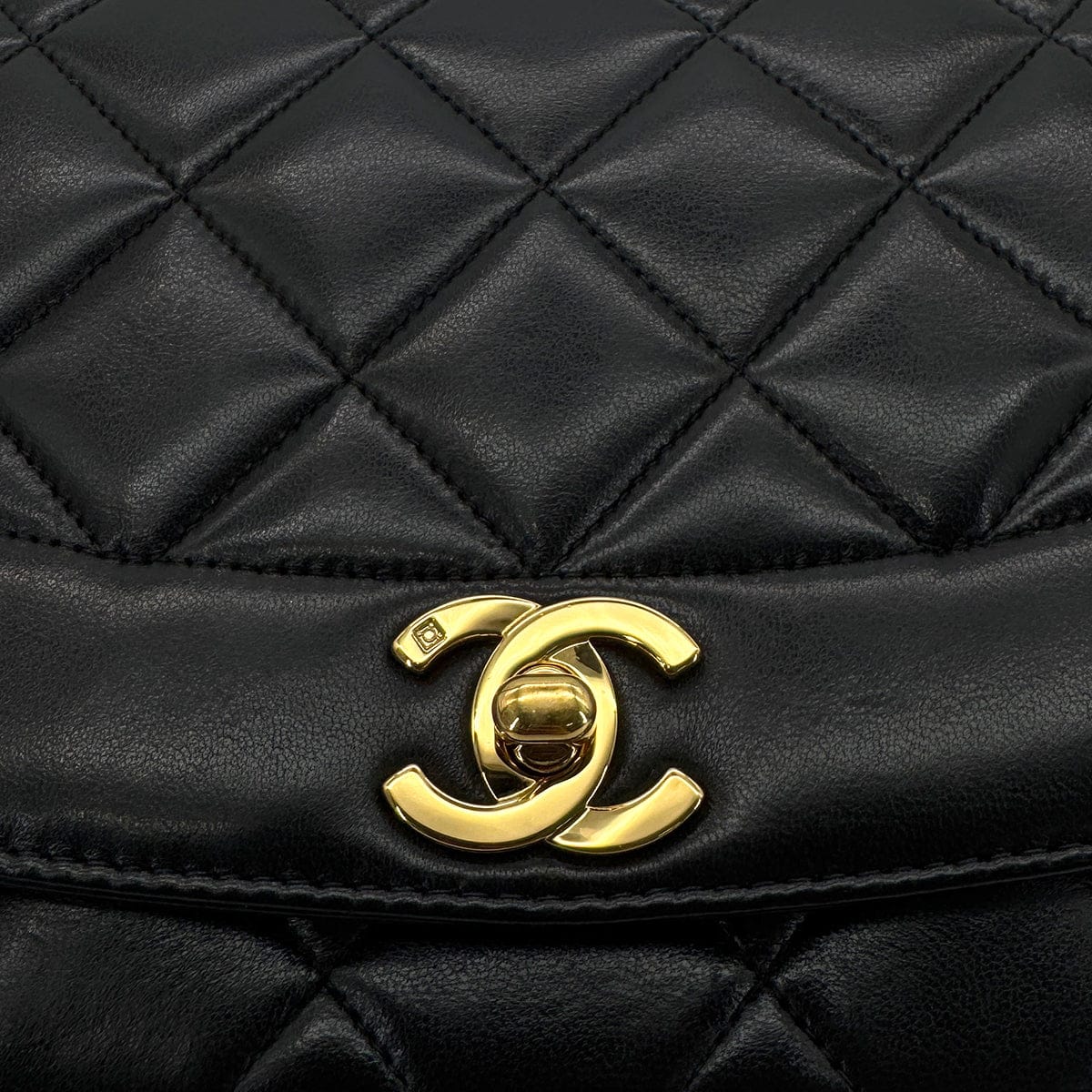 PURPOSE CHANEL VINTAGE DIANA MEDIUM CHAIN SHOULDER BAG BLACK LAMB SKIN 90288983