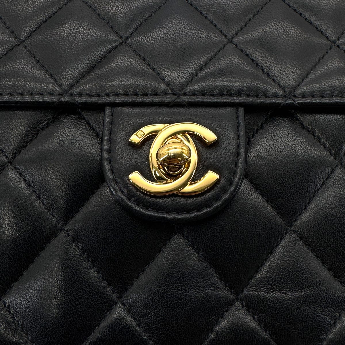 PURPOSE CHANEL VINTAGE MATELASSE CHAIN SHOULDER BAG BLACK LAMB SKIN 90289080