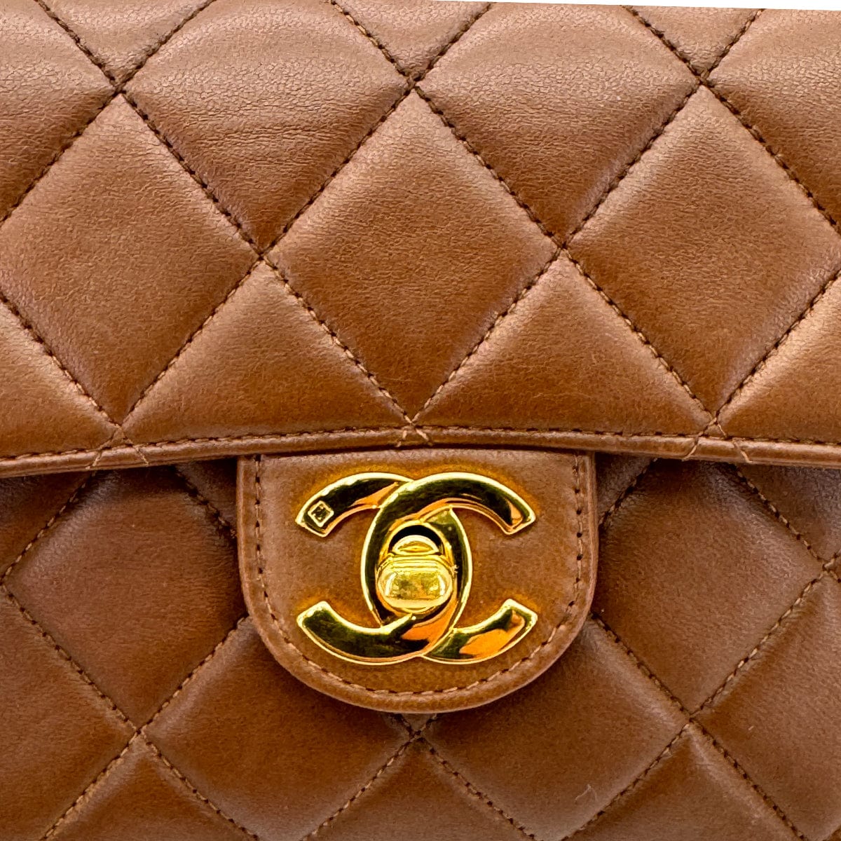 PURPOSE CHANEL VINTAGE MATELASSE HAND BAG BROWN LAMB SKIN 90289055
