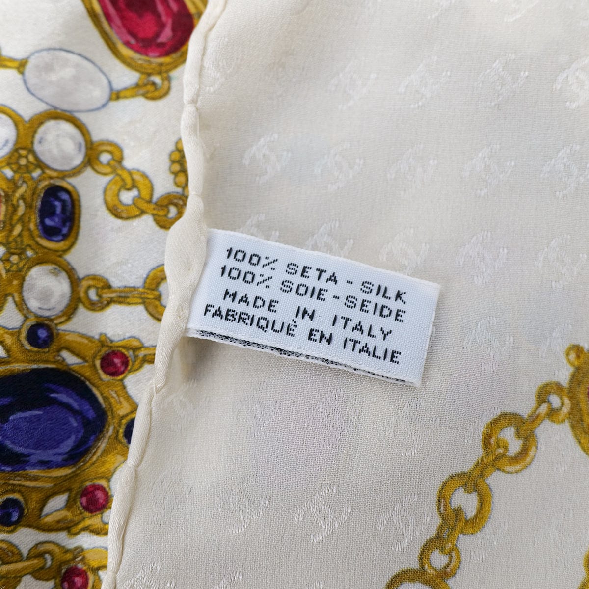 PURPOSE CHANEL VINTAGE SCARF GRIPOA PATTERN WHITE SILK 90304189