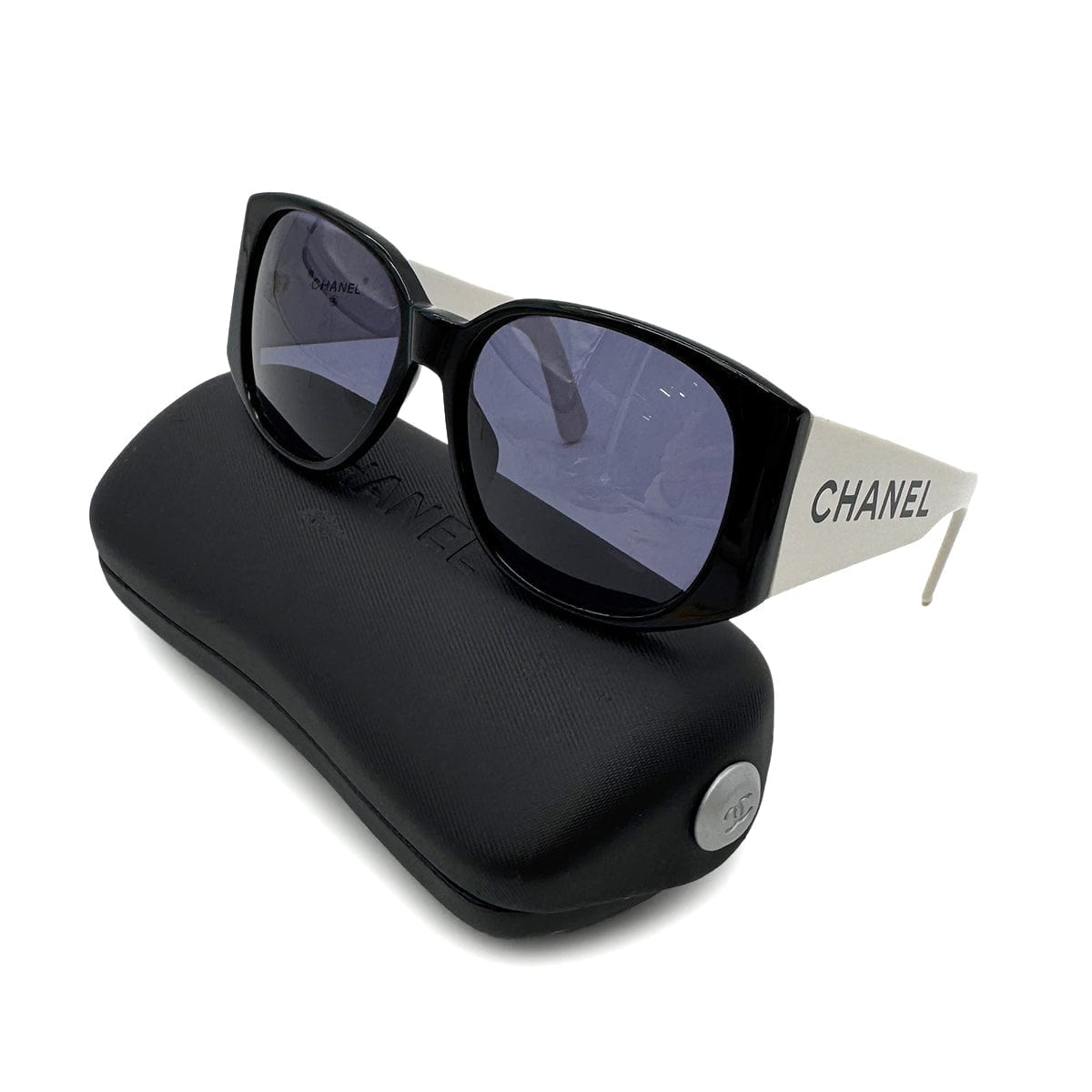 PURPOSE CHANEL VINTAGE SUNGLASSES LOGO WHITE BLACK EYEWEAR 90305128