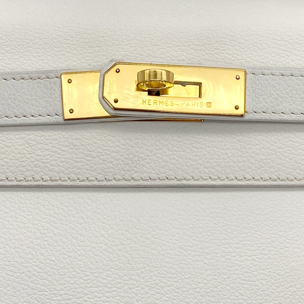 PURPOSE HERMES KELLY 28 RETOURNE WHITE GRAINE HAND SHOULDER BAG 〇W GOLD HARDWARE 90308961