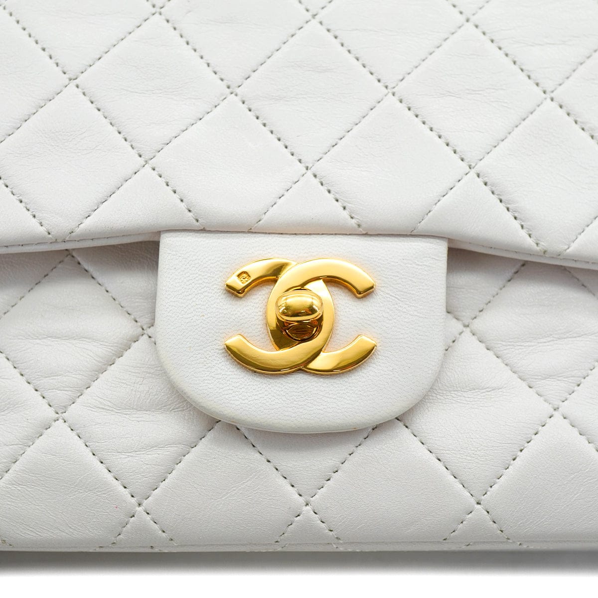 PURPOSE VINTAGE CHANEL CLASSIC FLAP SMALL CHAIN SHOULDER BAG WHITE LAMB SKIN GOLD HARDWARE 90327083