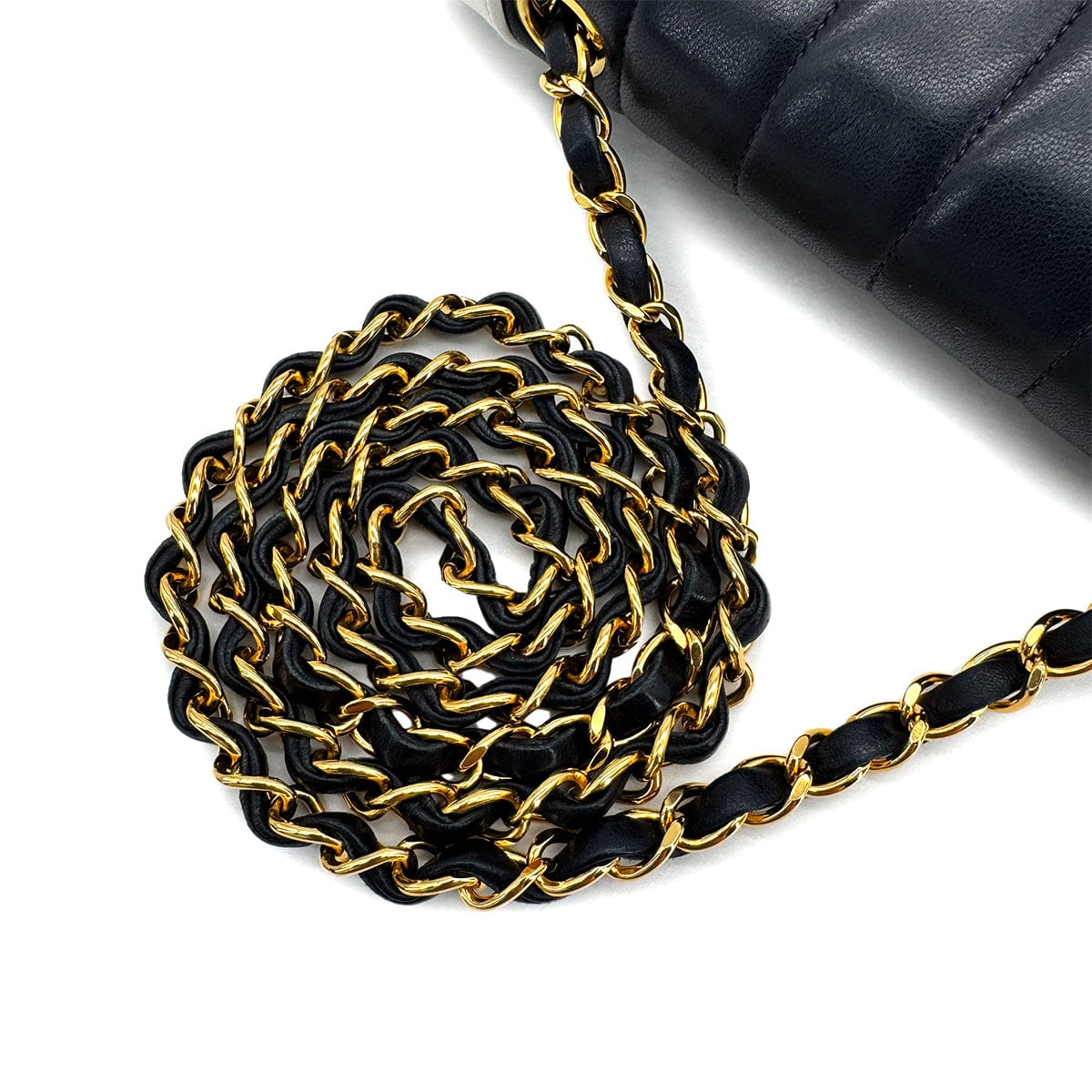 PURPOSE VINTAGE CHANEL MADEMOISELLE CHAIN SHOULDER BAG NAVY WHITE LAMB SKIN GOLD HARDWARE 90322940