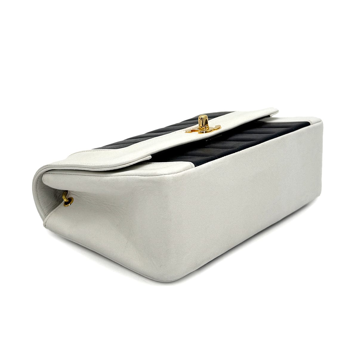 PURPOSE VINTAGE CHANEL MADEMOISELLE CHAIN SHOULDER BAG NAVY WHITE LAMB SKIN GOLD HARDWARE 90322940