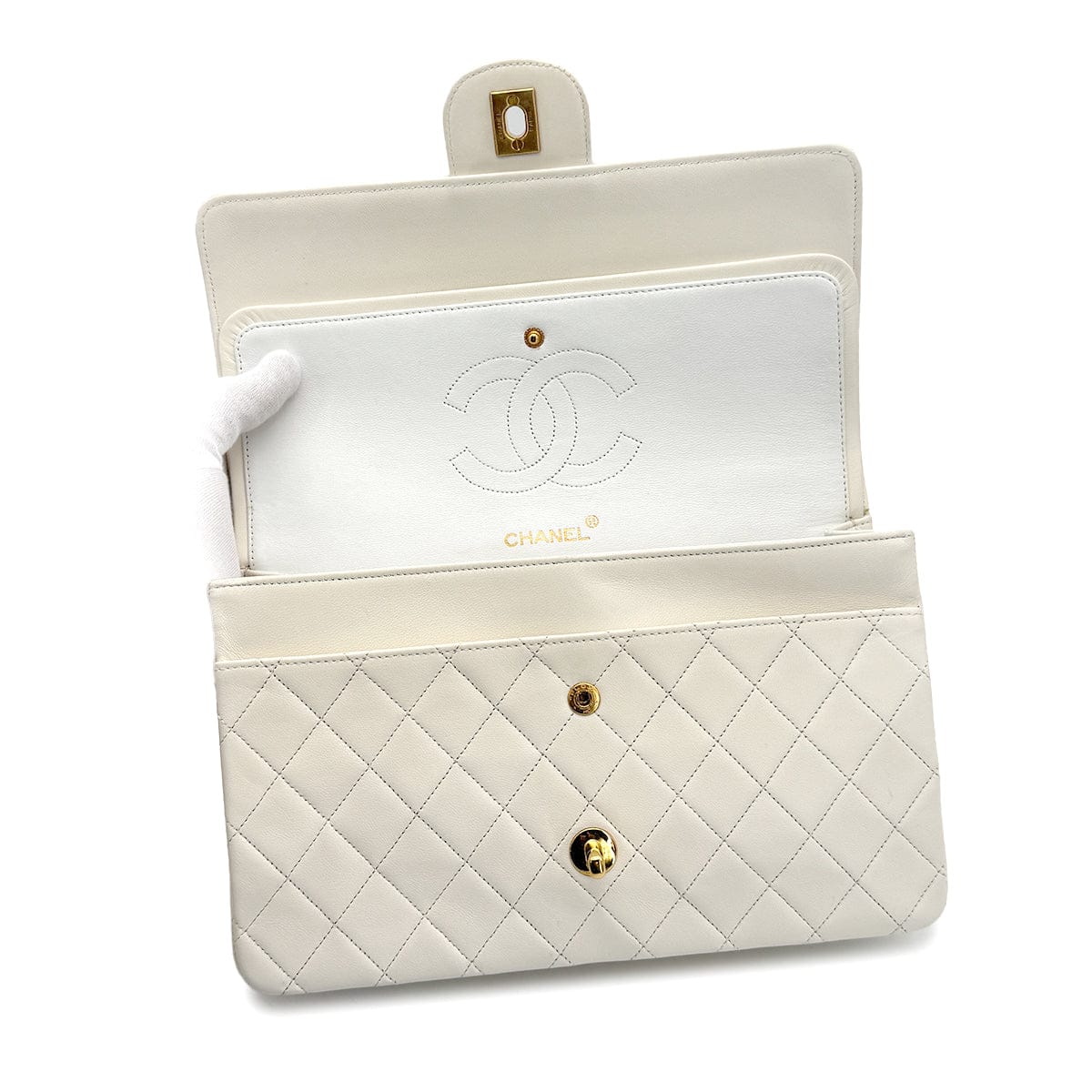PURPOSE VINTAGE CHANEL MATELASSE CHAIN SHOULDER BAG WHITE LAMB SKIN GOLD HARDWARE 90314884