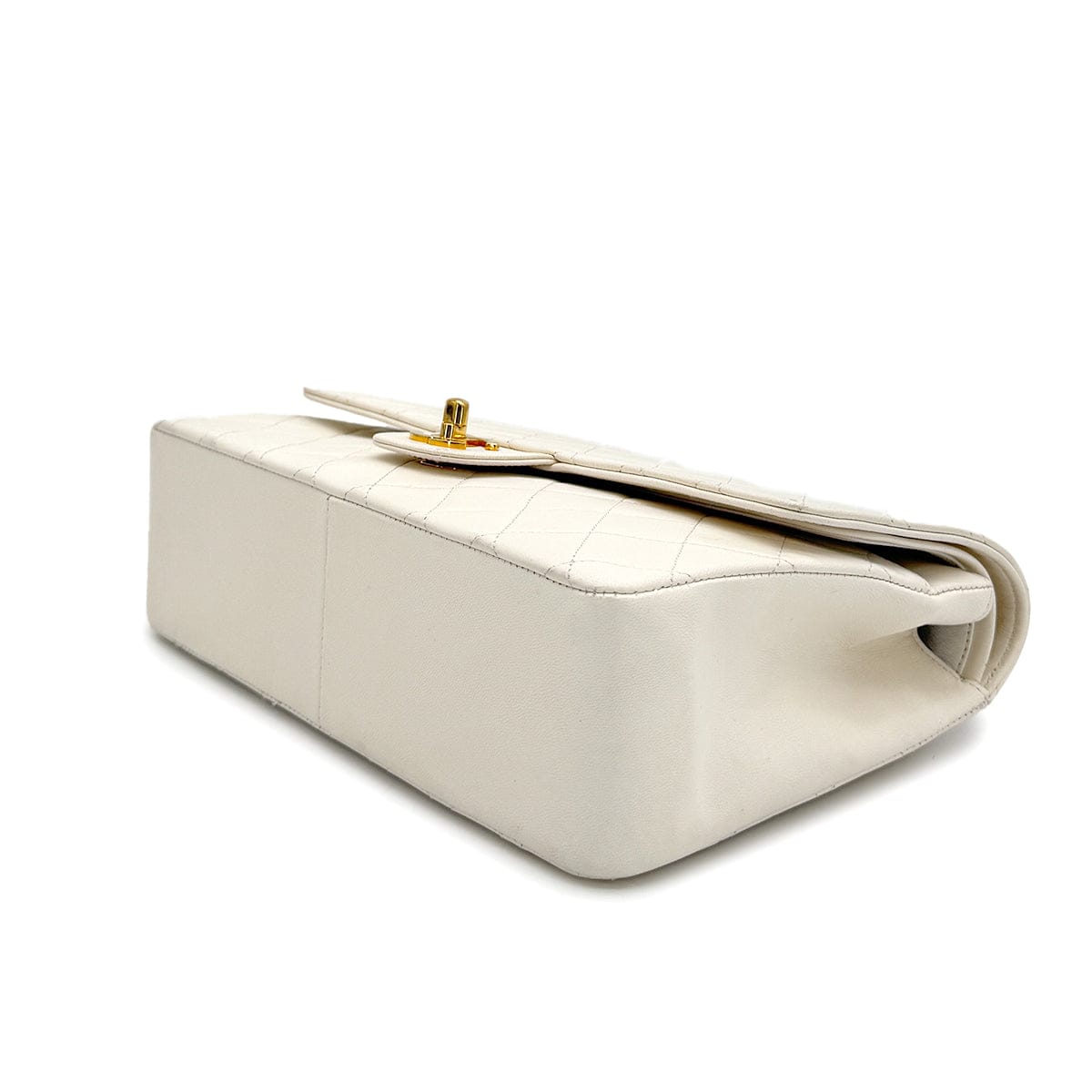 PURPOSE VINTAGE CHANEL MATELASSE CHAIN SHOULDER BAG WHITE LAMB SKIN GOLD HARDWARE 90314884