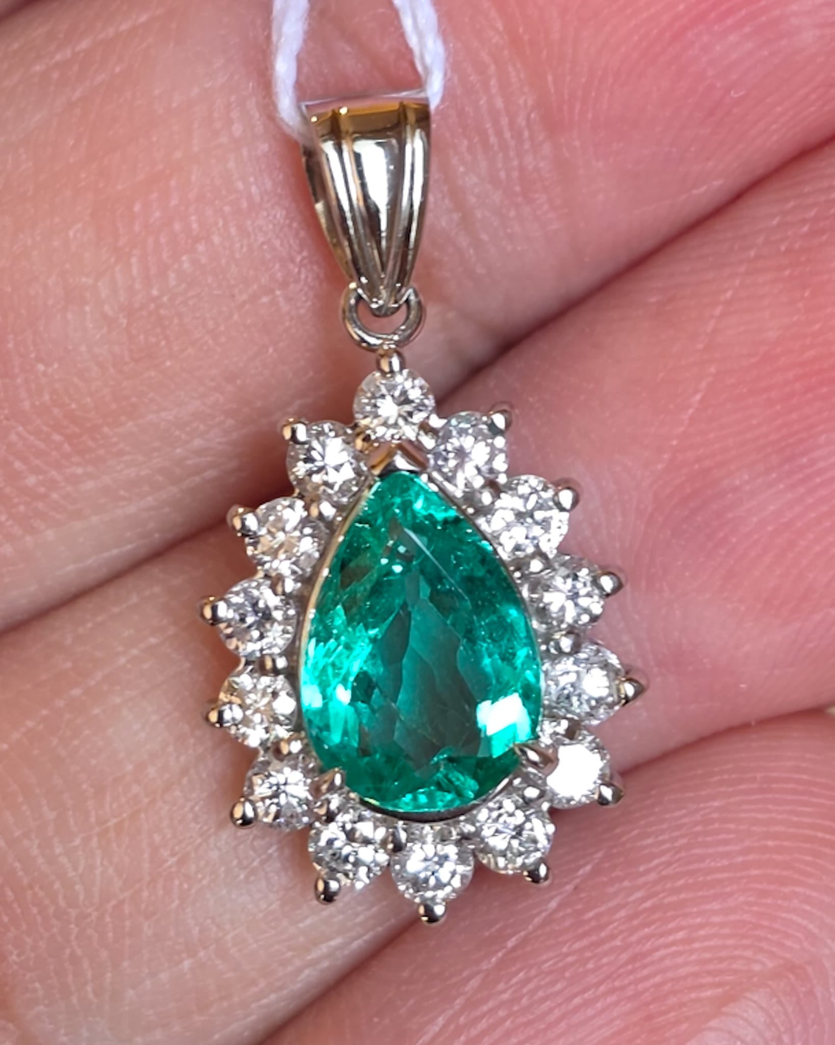 Rockstoc x LP Pt900 Emerald Pendant E 1.66 D 0.80 4.9 g RLPR167