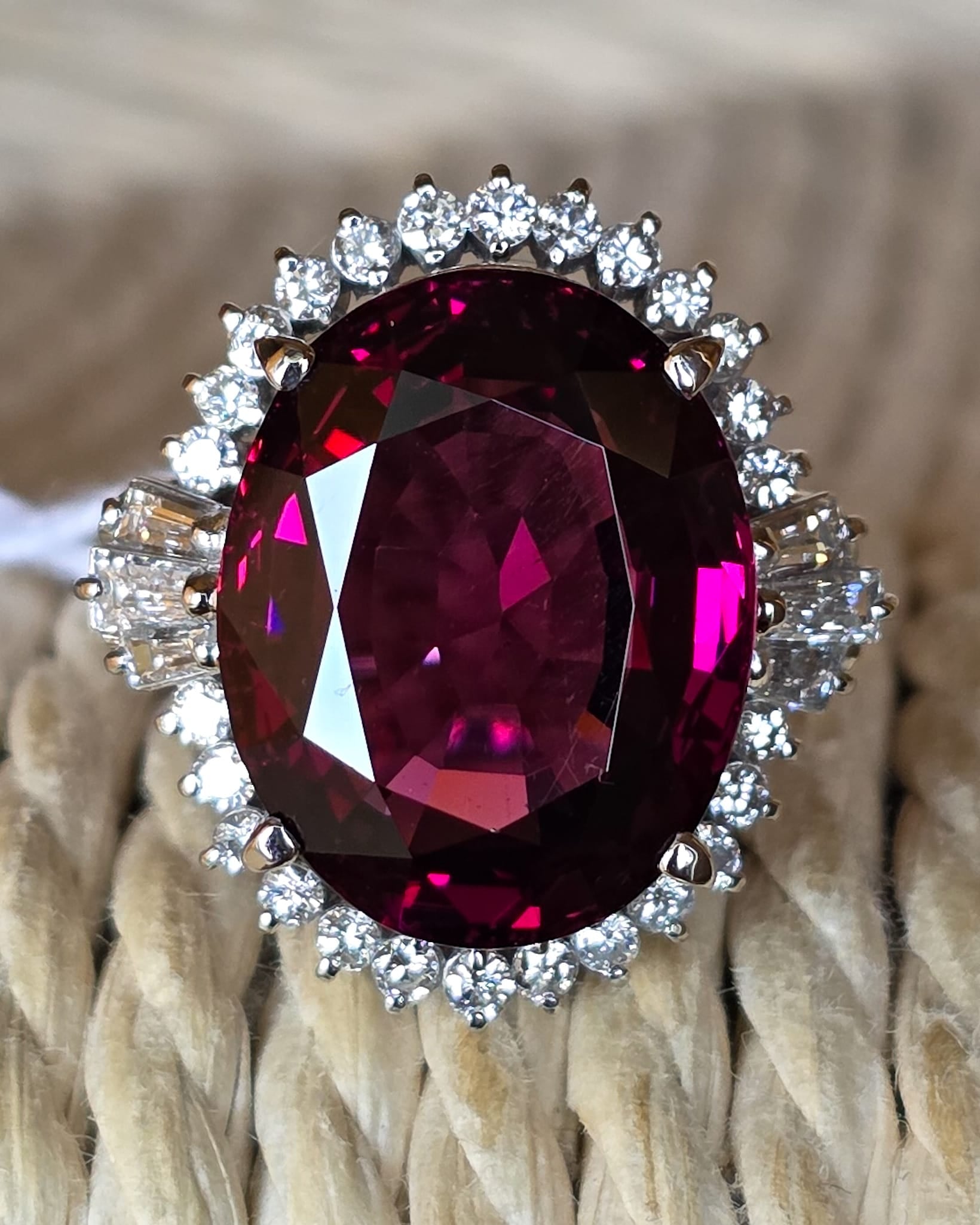 Rockstoc x LP Pt900 Garnet Ring G 14.87 D 0.89 Sz 6.75 14.4 g RLPR169