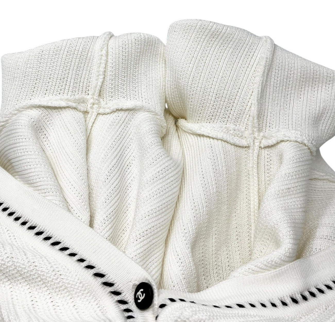 CHANEL Vintage 96P CC Logo Cardigan Sweater Top #42 Button White Black Cotton