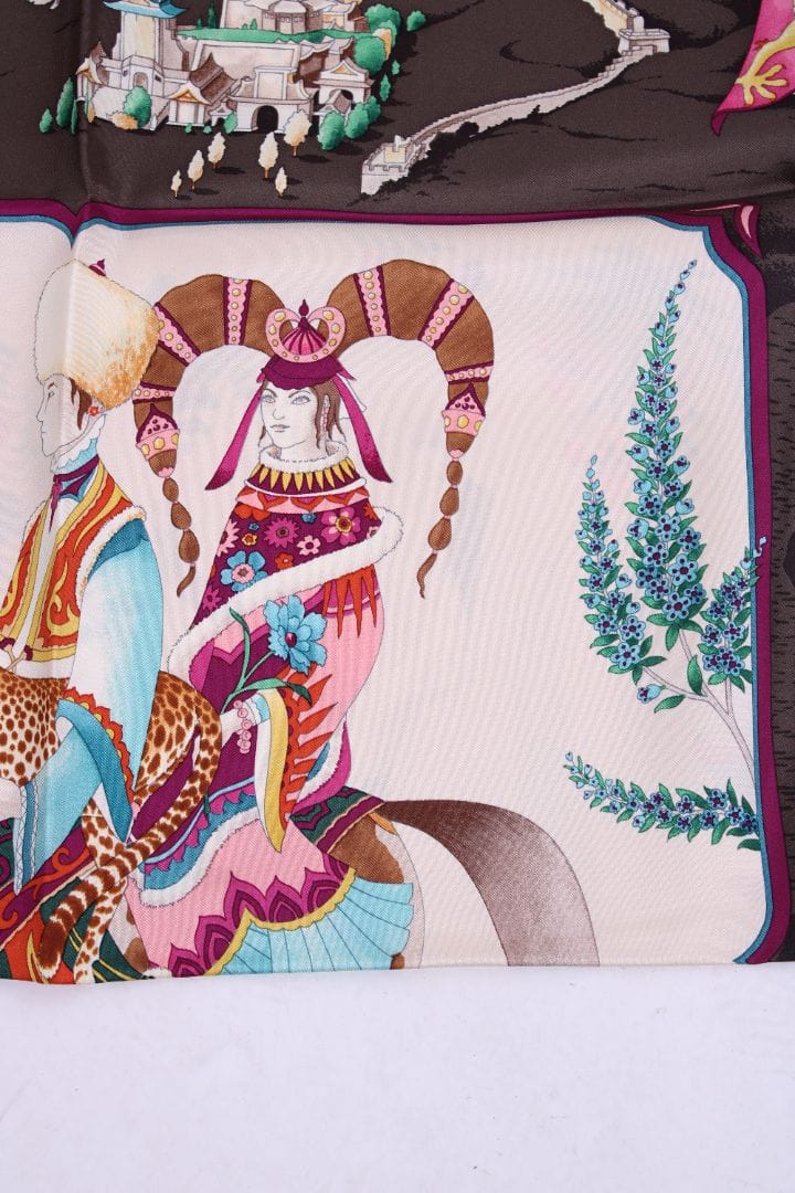 Salvatore Ferragamo Salvatore Ferragamo Silk Print Scarf Multicoloured