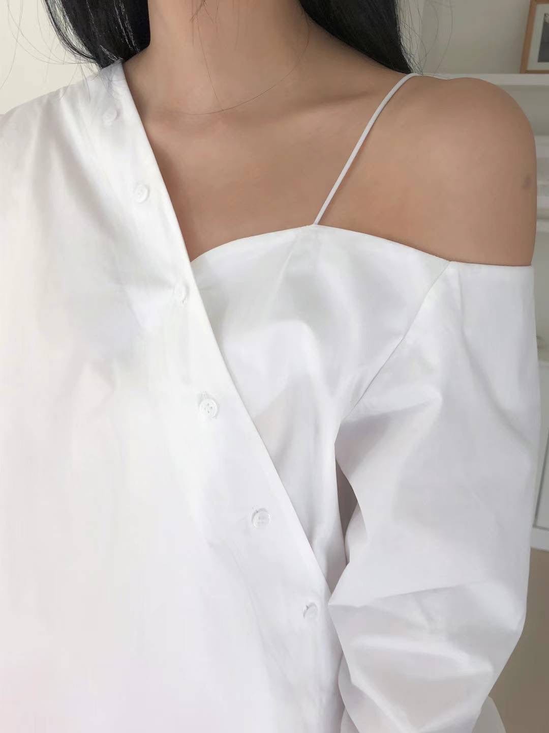 SEOUL COLLECTION ONE SIDE OFF SHOULDER SHIRT (قميص) ”PAOLA”