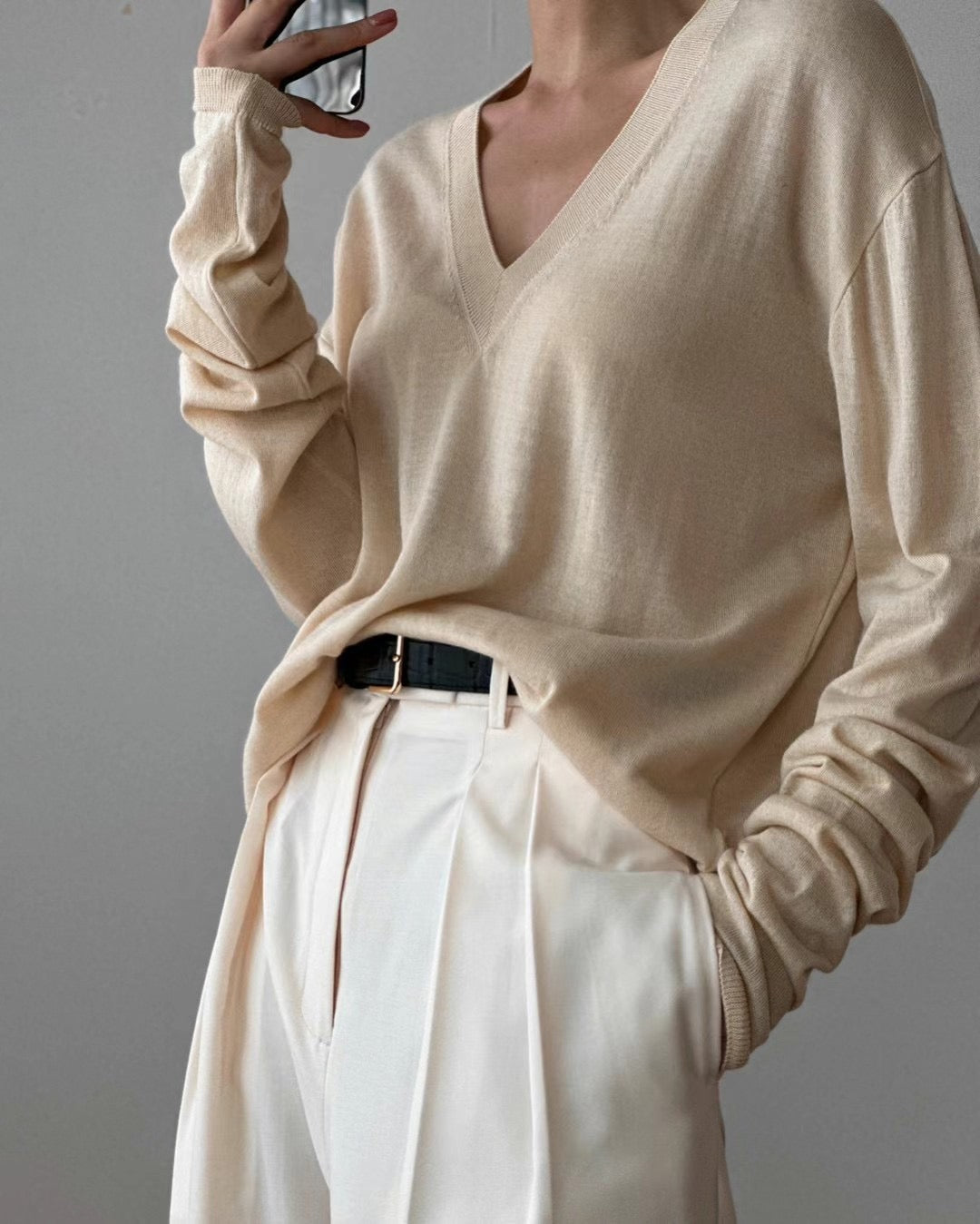 SEOUL COLLECTION LONG SLEEVE  V-NECK KNITWEAR