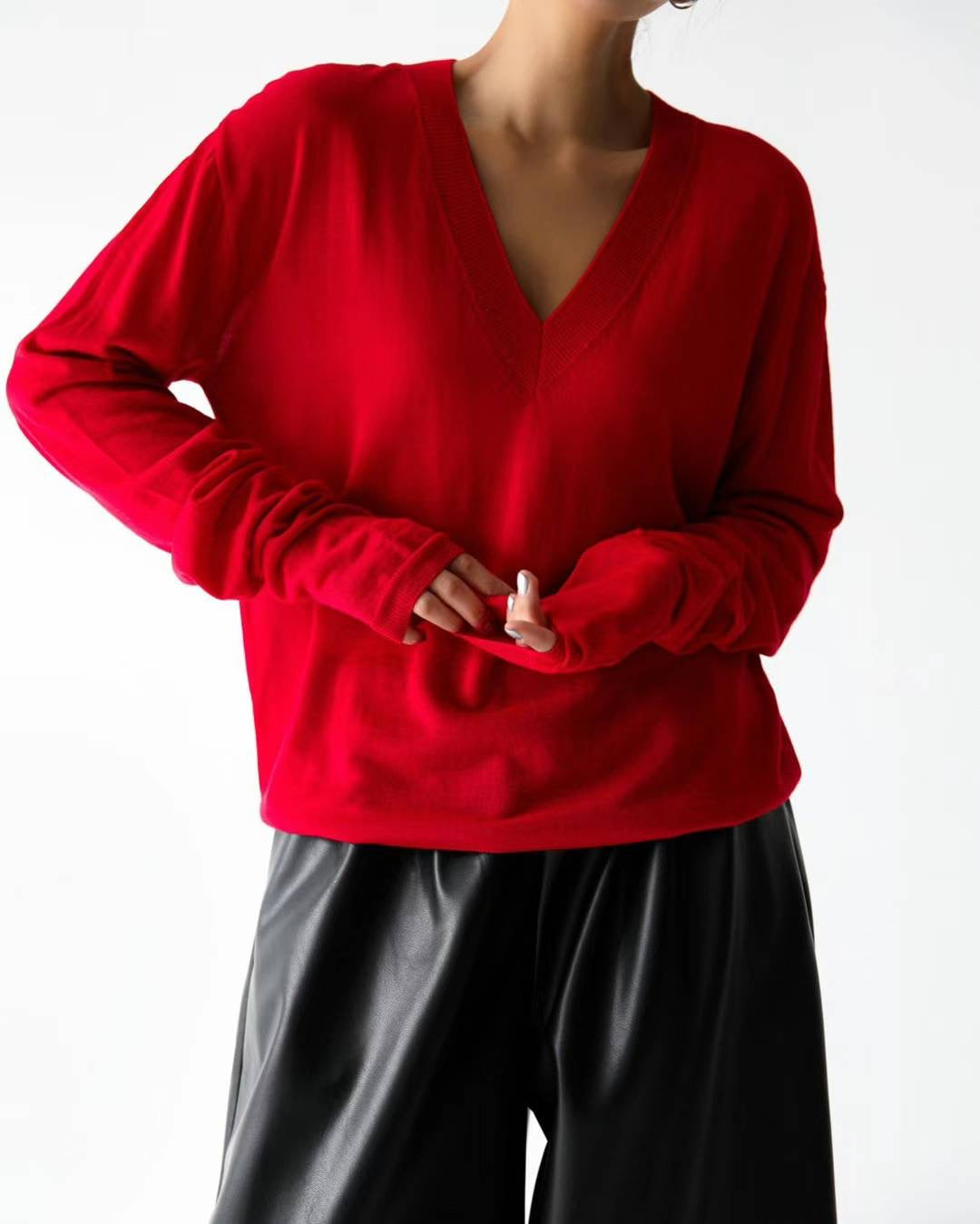 SEOUL COLLECTION LONG SLEEVE  V-NECK KNITWEAR