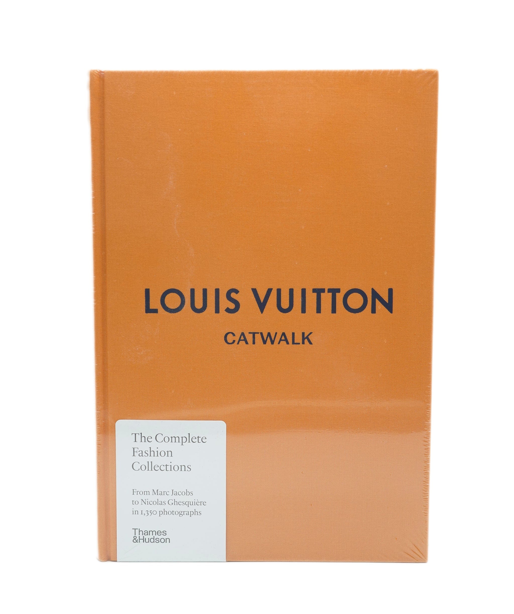 Thames and Hudson Louis Vuitton Catwalk: AWL4249