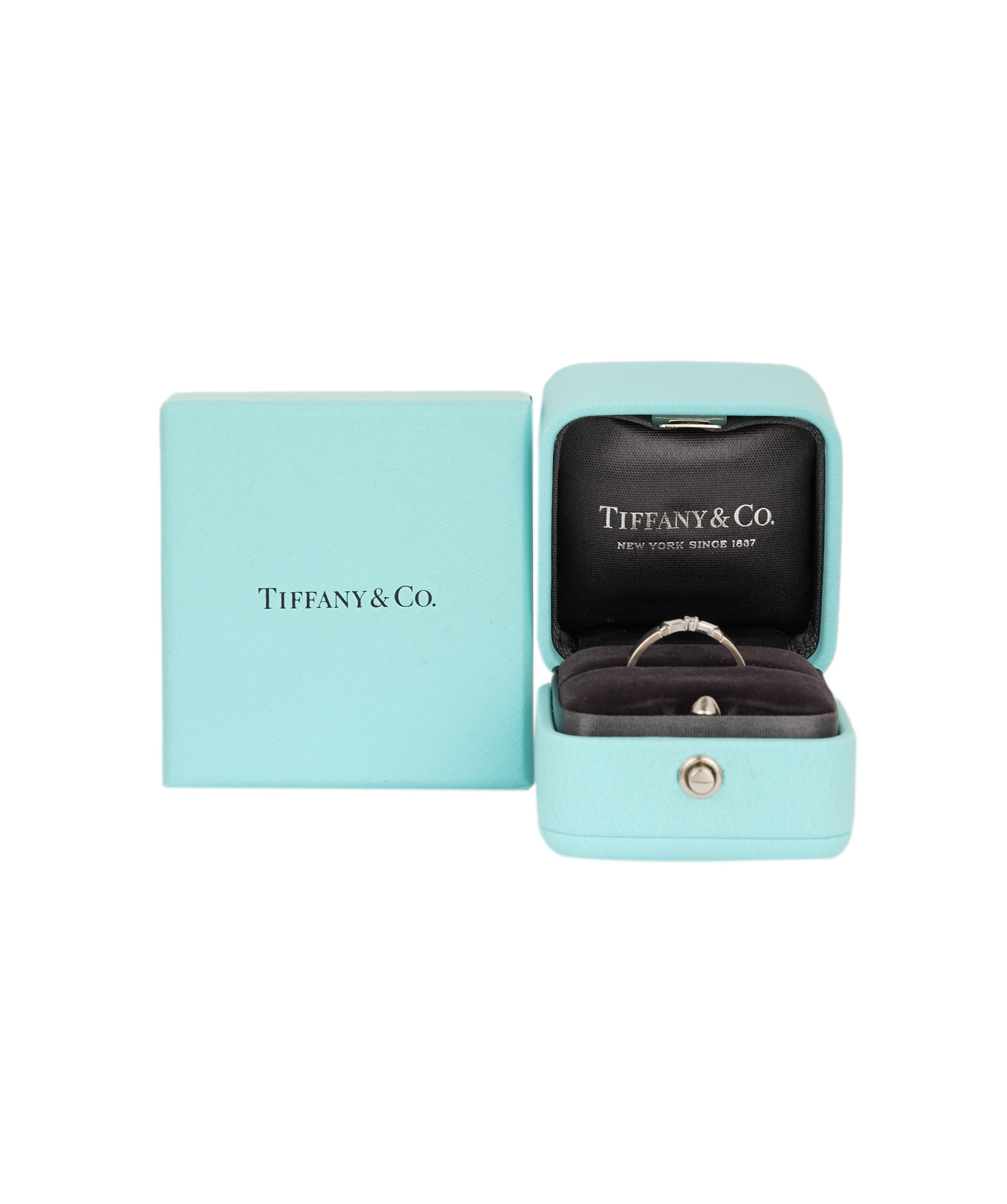 Tiffany & Co. Tiffany & Co. 18K gold T True Ring with diamond AKC0754