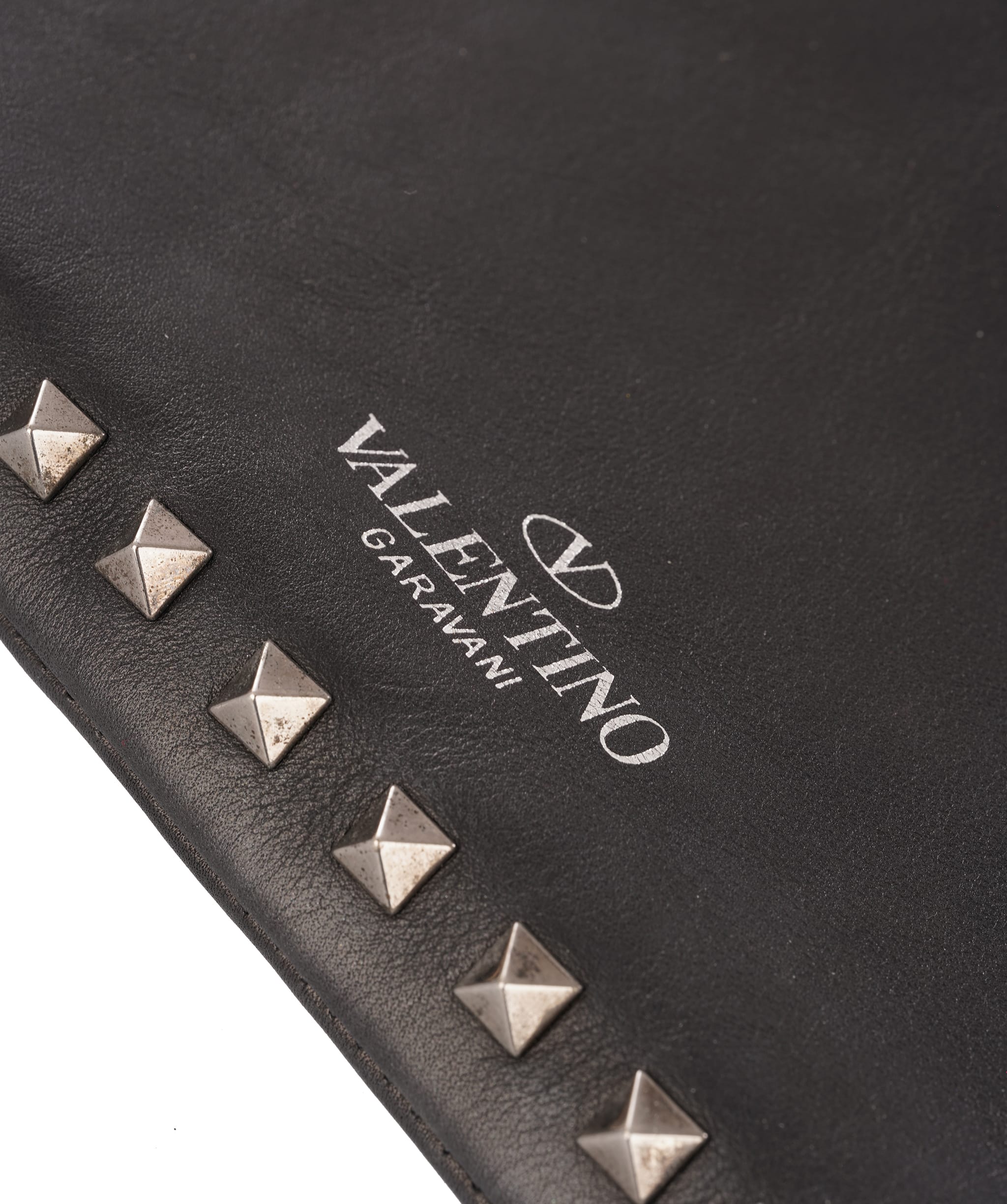 Valentino Garavani Valentino Garavani Rockstud Leather Pouch Clutch ALC4349