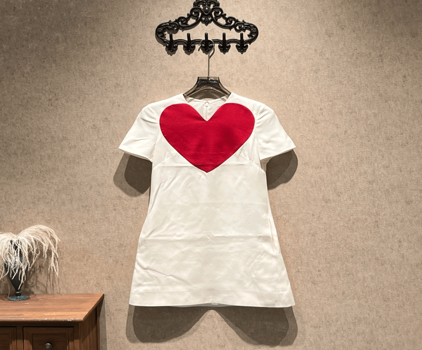 Valentino Valentino Qixi Festival Limited Edition Beige Heart V-Neck Dress / Size 38 / 99% New / 42262 SGC42262