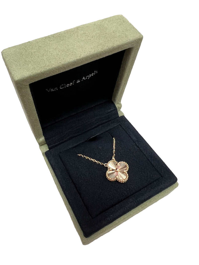 Van cleef clearance guilloche necklace