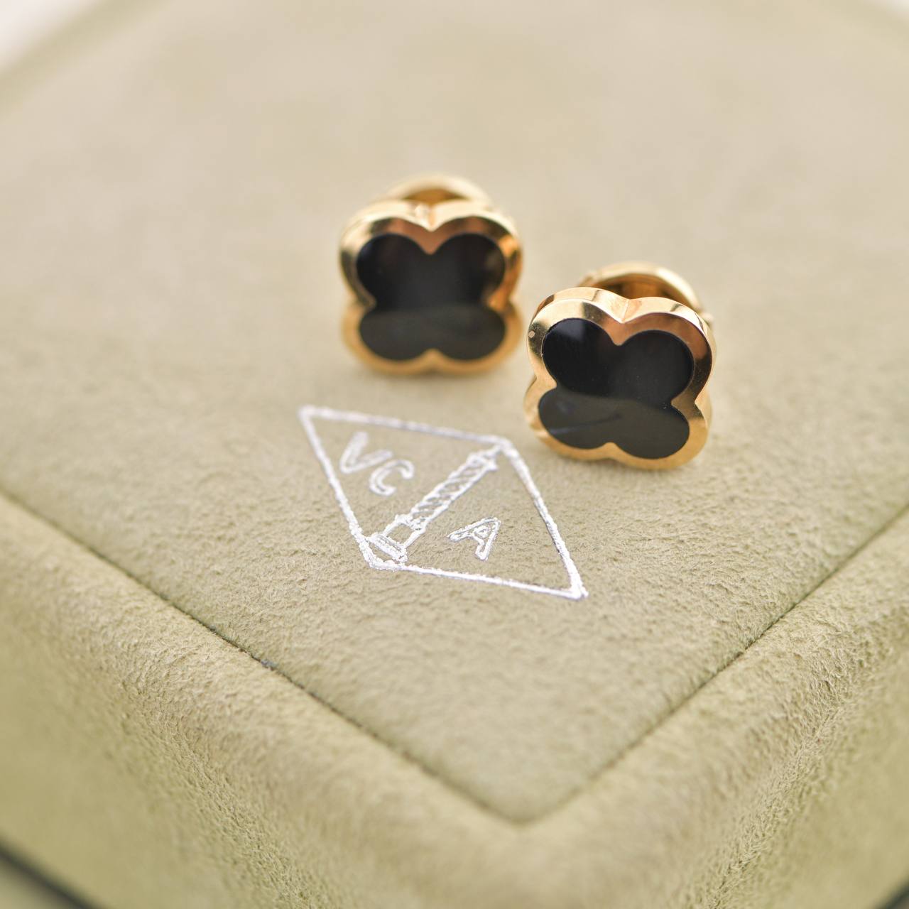 Van Cleef & Arpels Van Cleef & Arpels Pure Alhambra Onyx Yellow Gold Stud Earrings ASC4324