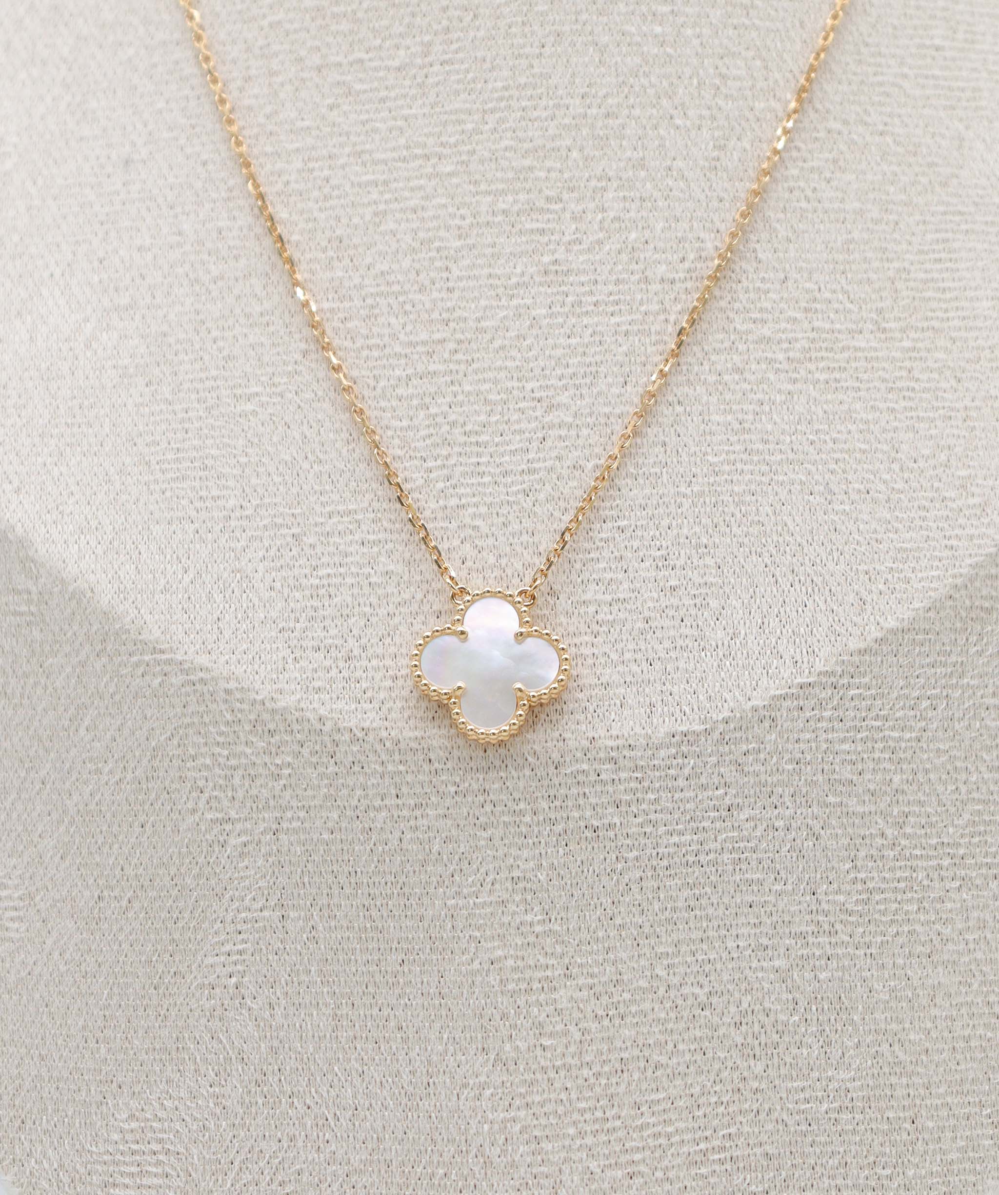 Van Cleef & Arpels Van Cleef & Arpels Vintage Alhambra Shell Necklace 42cm K18 YG 750 VCA Vintage Alhambra Van Cleef & Arpels DXBS4073