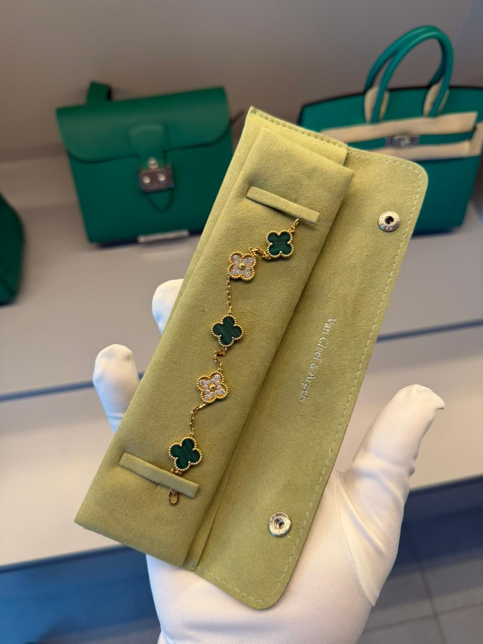 Van Cleef & Arpels VCA 5 Notif Bracelet AGC3266