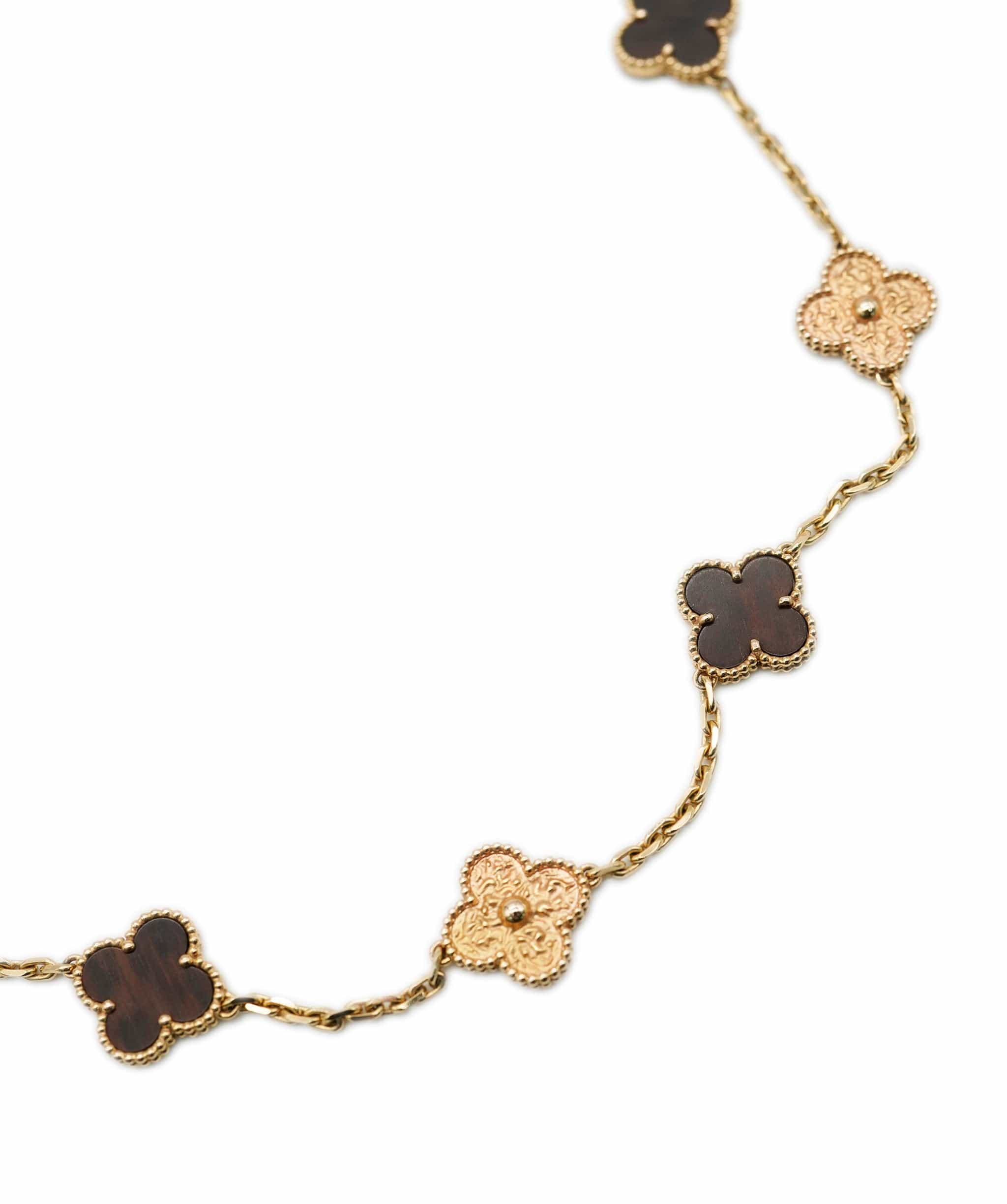 Van Cleef *** IMAGE AND DESCRIPTION DONT MATCH **Van Cleef & Arples 20 Motif Alhambra necklace Rose gold and letterwood ASL4405