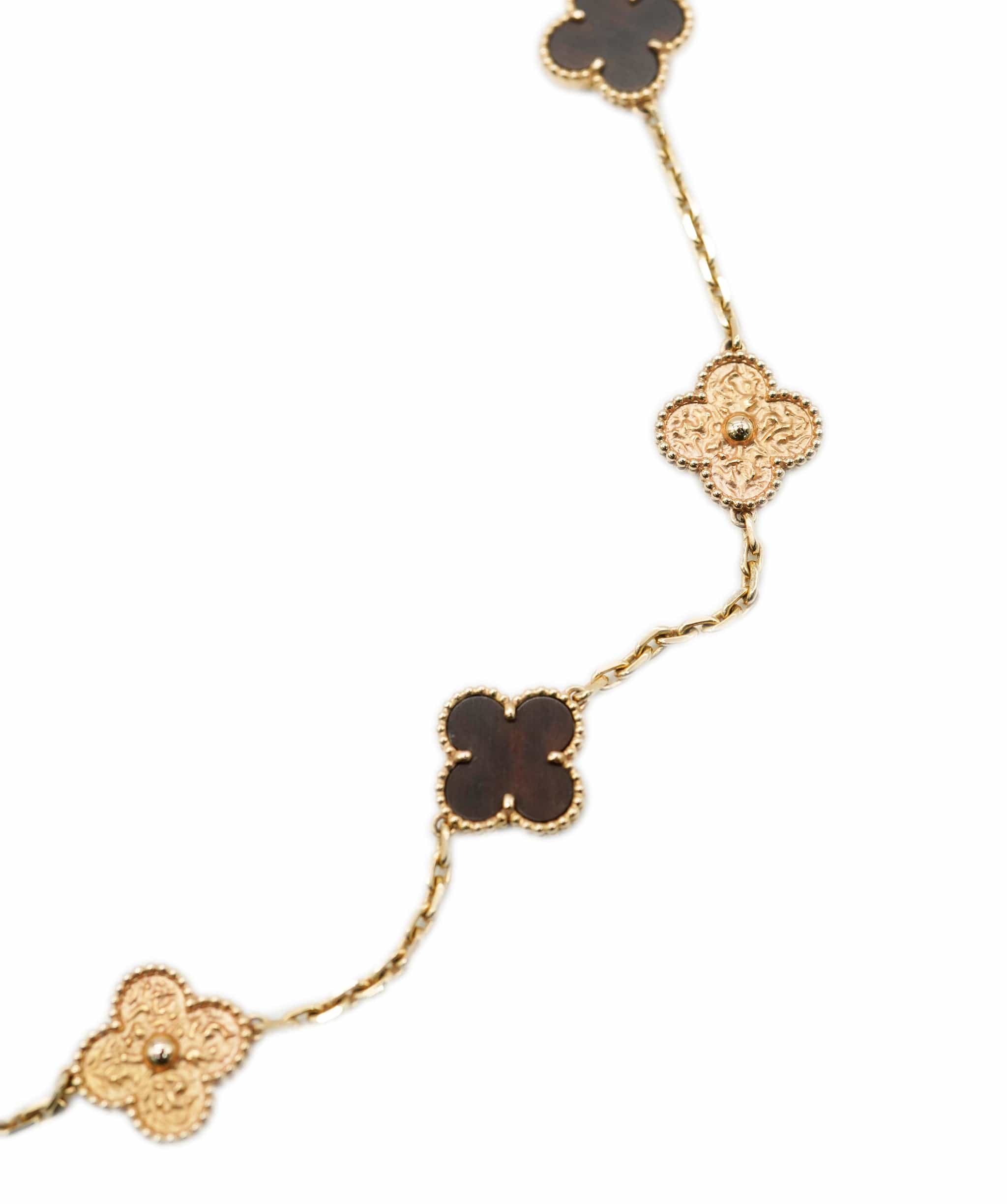 Van Cleef *** IMAGE AND DESCRIPTION DONT MATCH **Van Cleef & Arples 20 Motif Alhambra necklace Rose gold and letterwood ASL4405