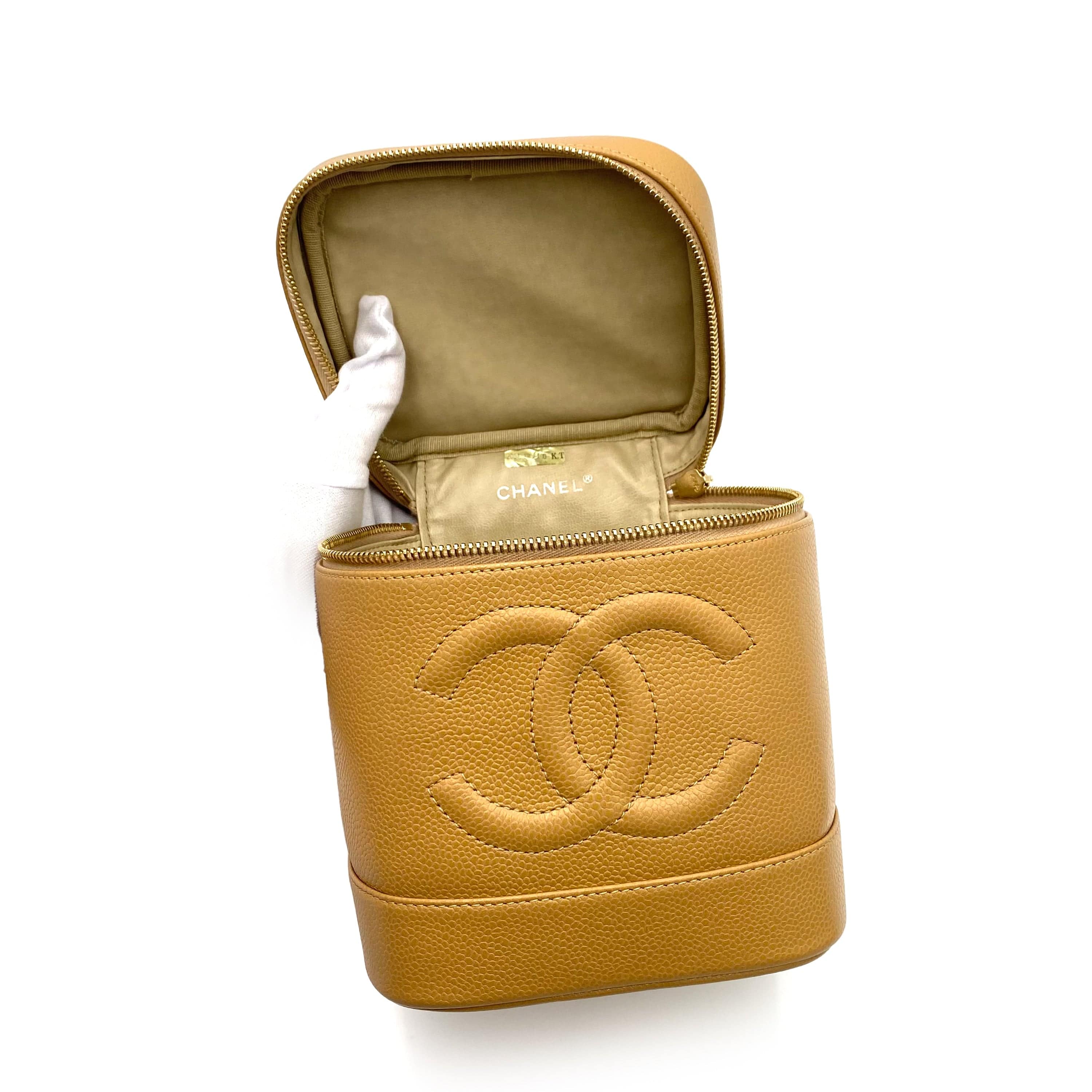 VINTAGE LOVER PURPOSE CHANEL VINTAGE VANITY HAND BAG BEIGE CAVIAR SKIN 90237373