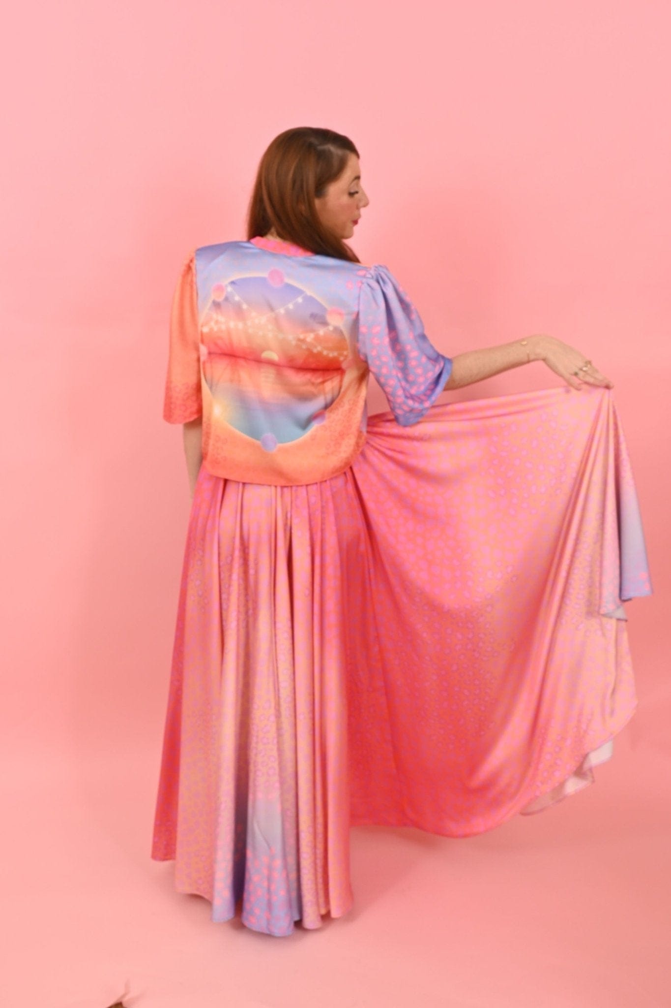 White Hello Skirt Karl Leo Gradient | تنورة