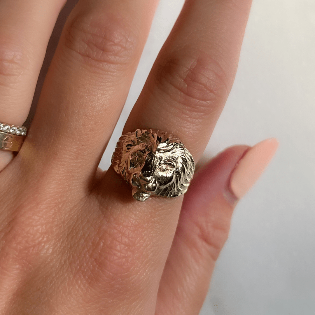 WillowFineJewellery 9ct Gold Lion Ring