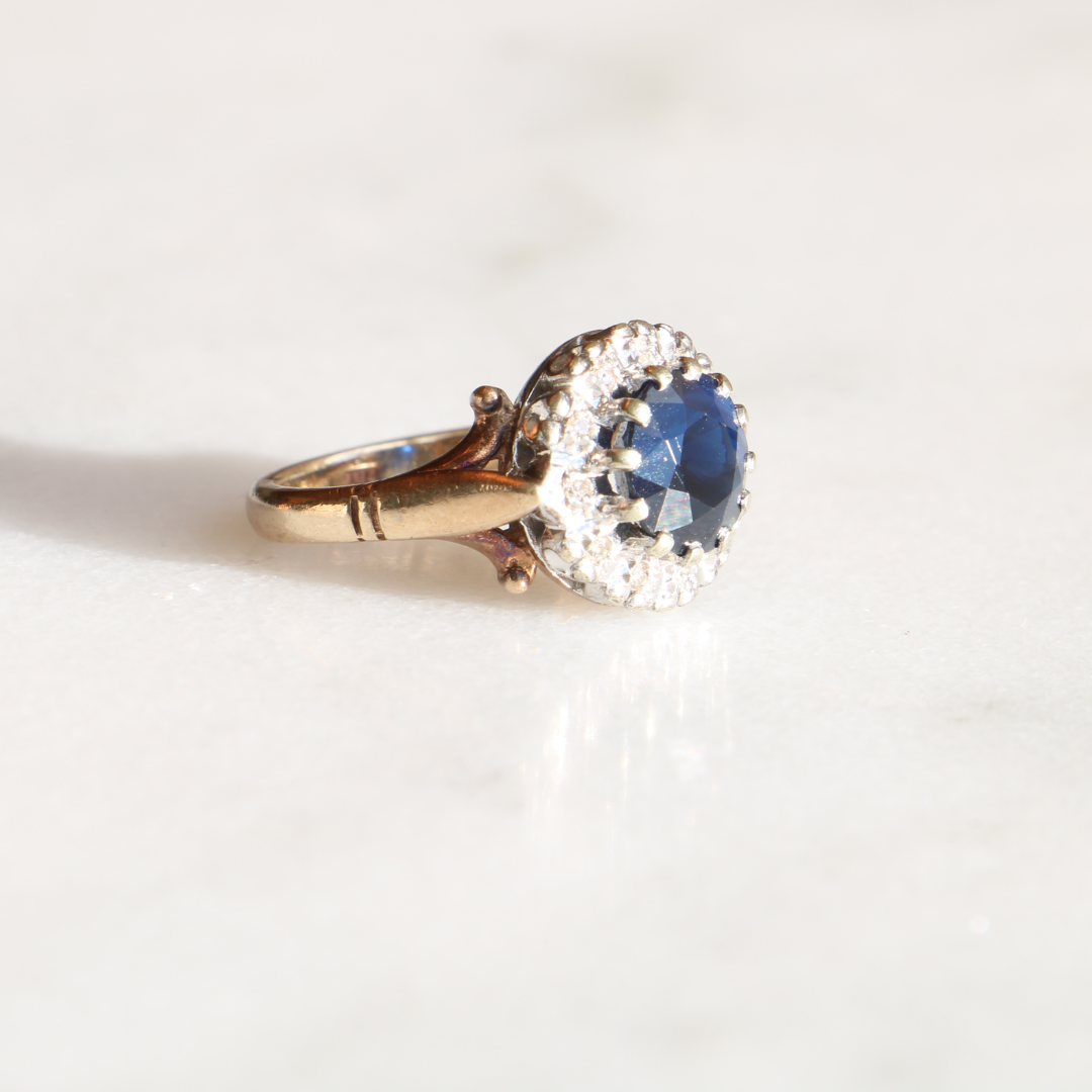 WillowFineJewellery 9ct Gold Vintage Sapphire and Diamond Halo Ring