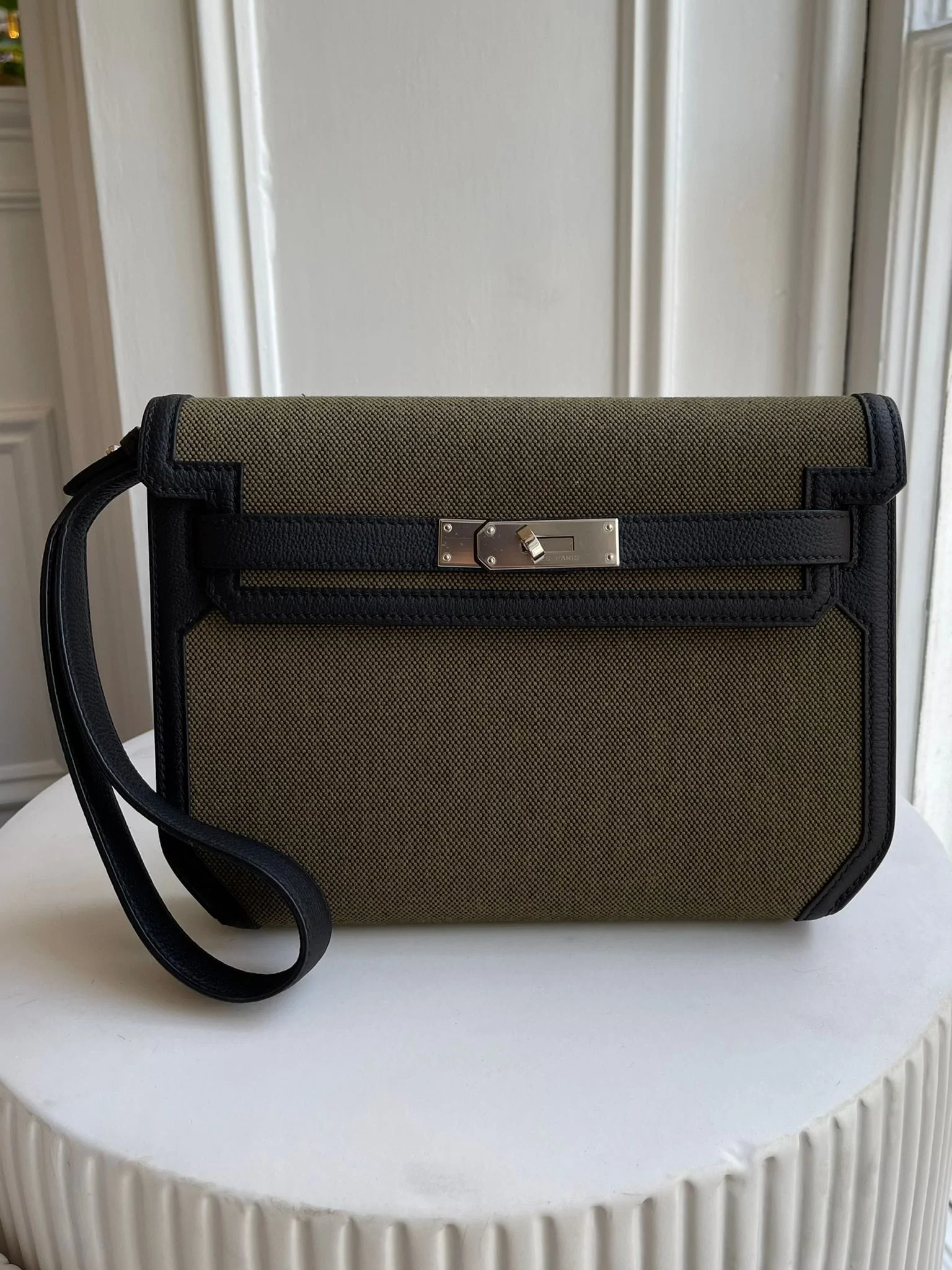 HERMÈS DEPECHES 25CM VERT MILITAIRE & BLACK Toile & Togo Leather with Palladium Hardware