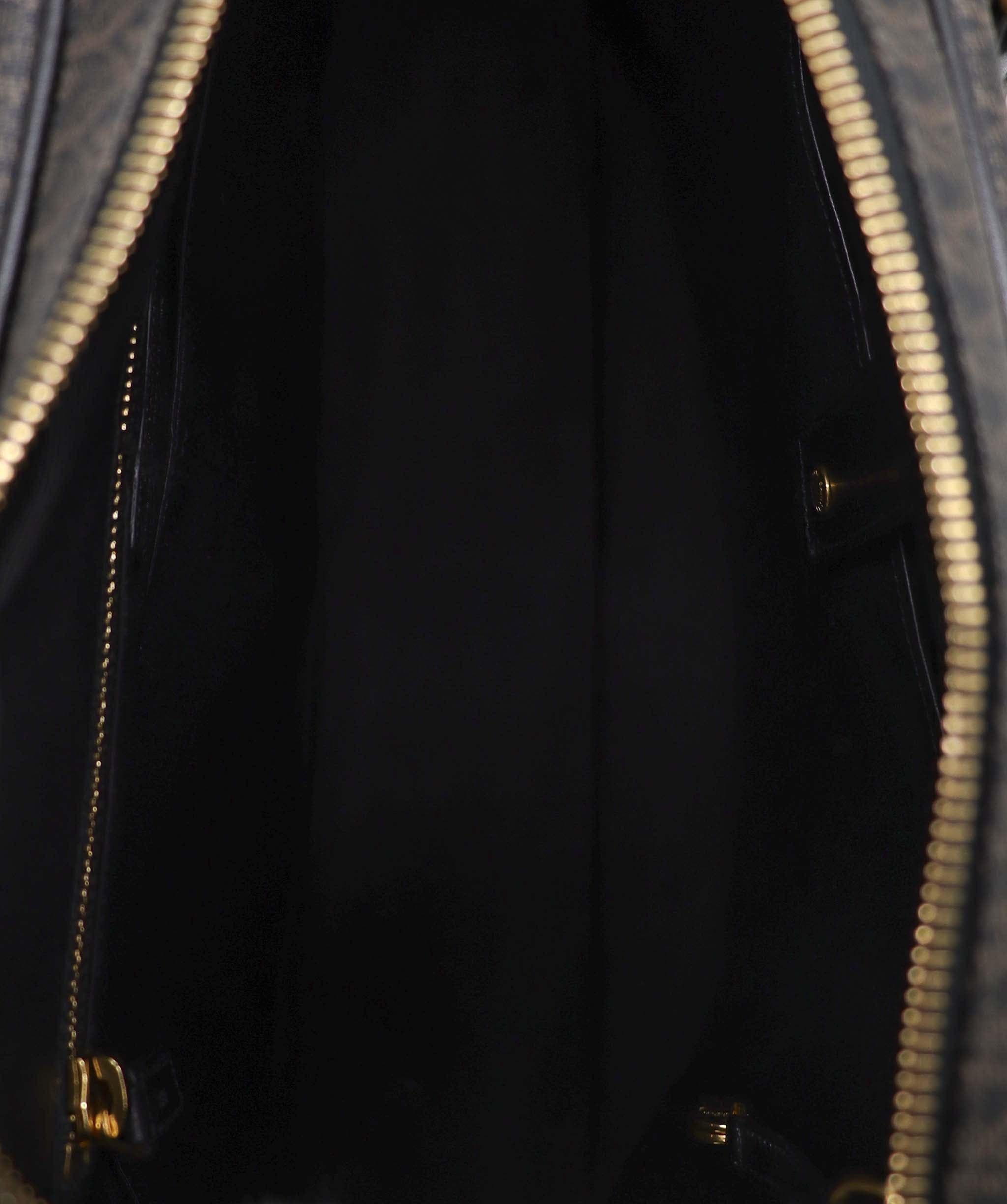 Yves Saint Laurent Yves Saint Laurent business laptop bag AVC2164