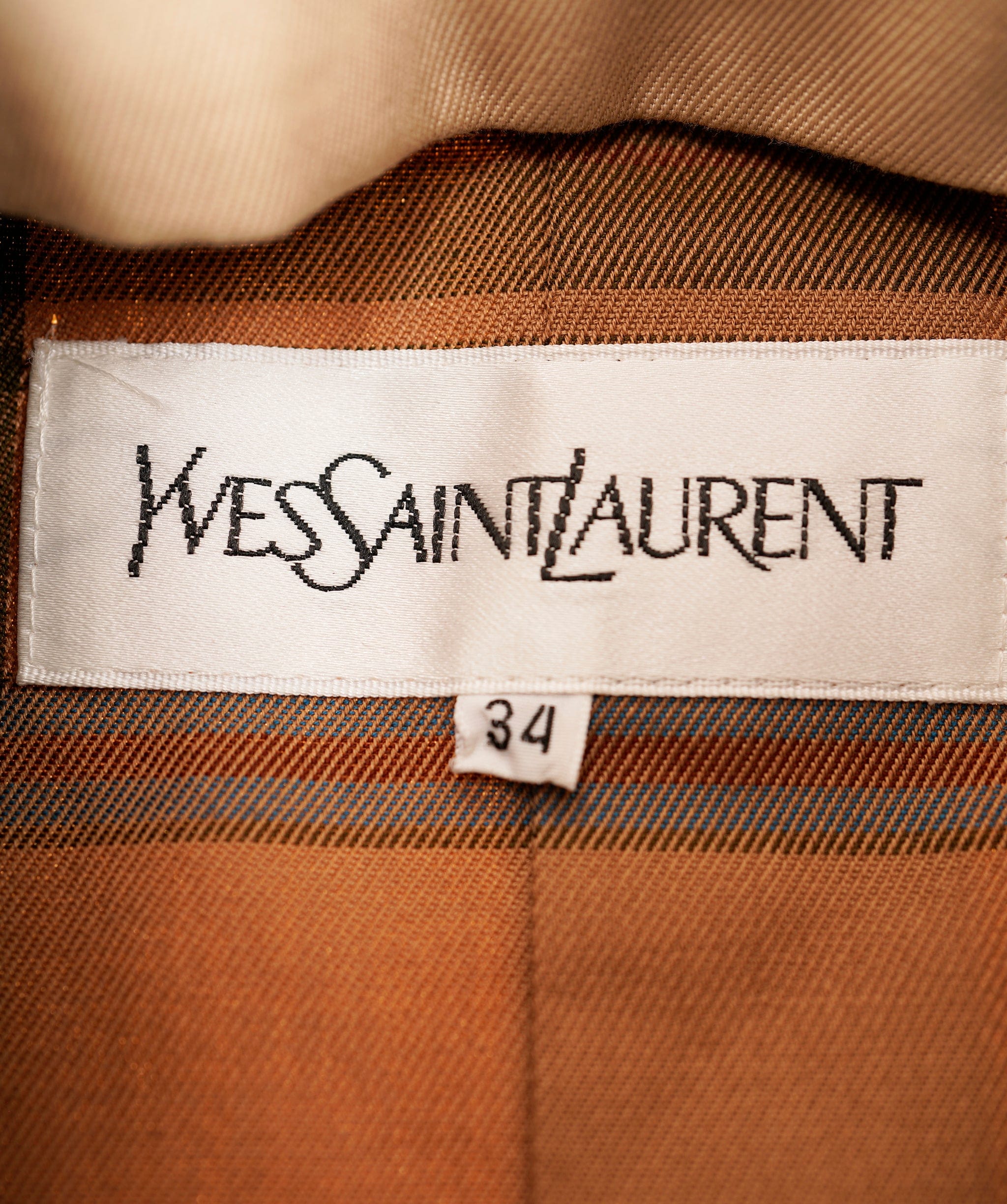 Yves Saint Laurent YSL Vintage Trench Coat With Checked Style Lining  ALC3541