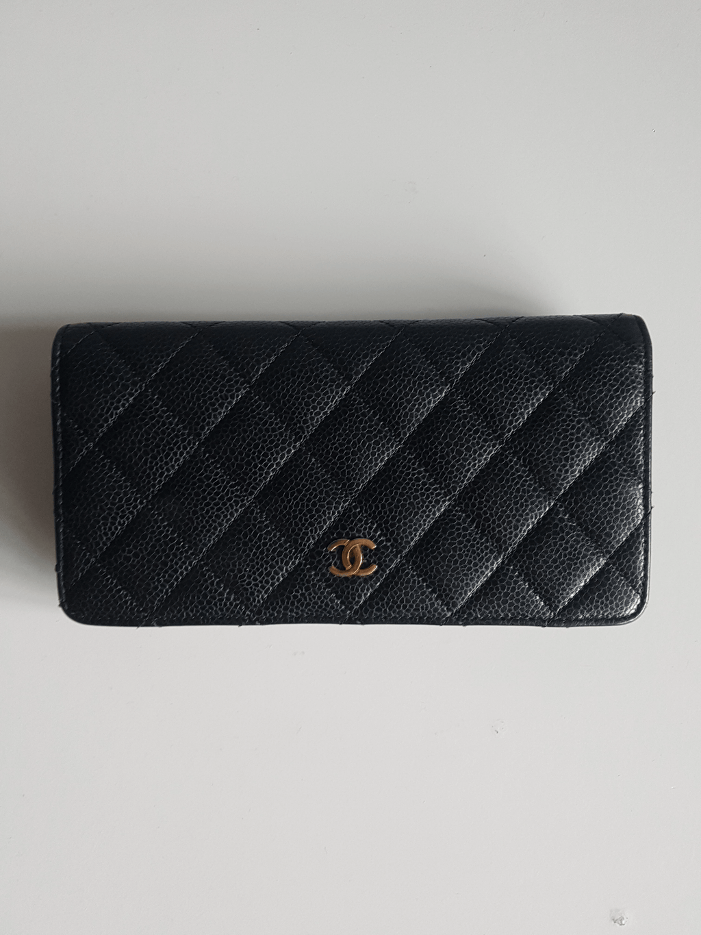 AUTHENTIC Chanel Caviar skin zipper Around wallet Interlocking CC Long  Wallet 💖