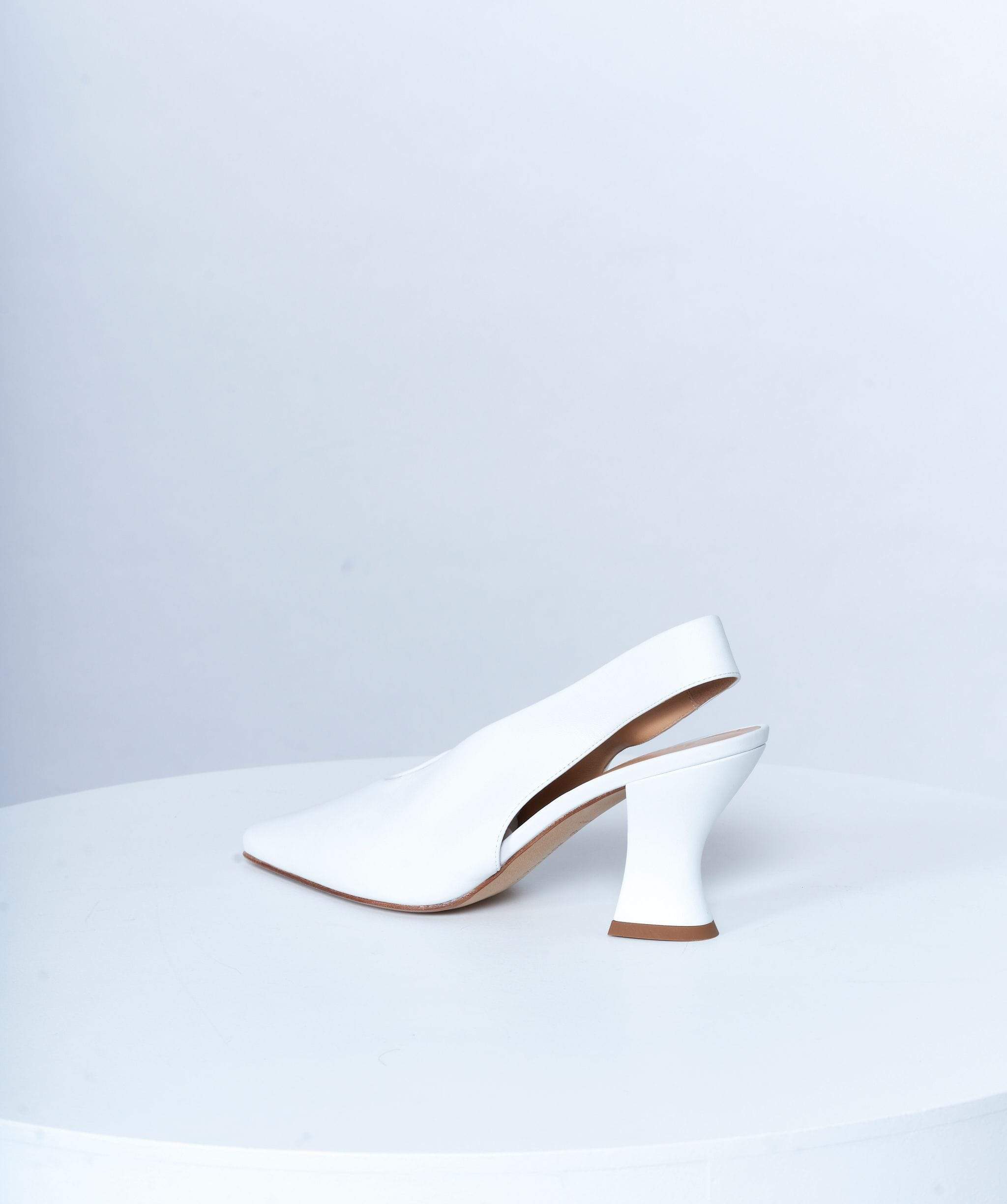 Bottega Bottega Veneta  white point pumps size 39