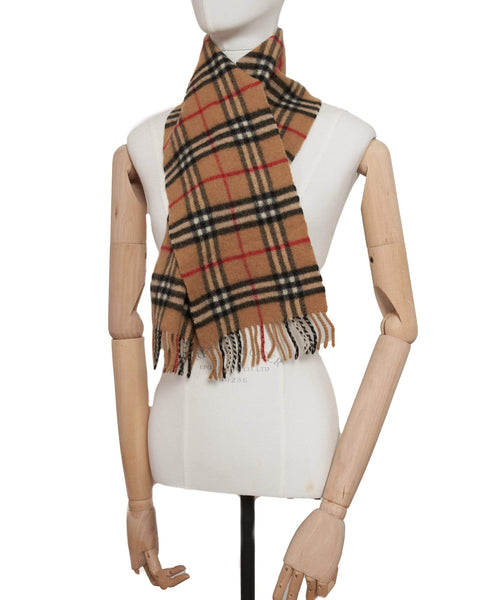 Short clearance burberry scarf