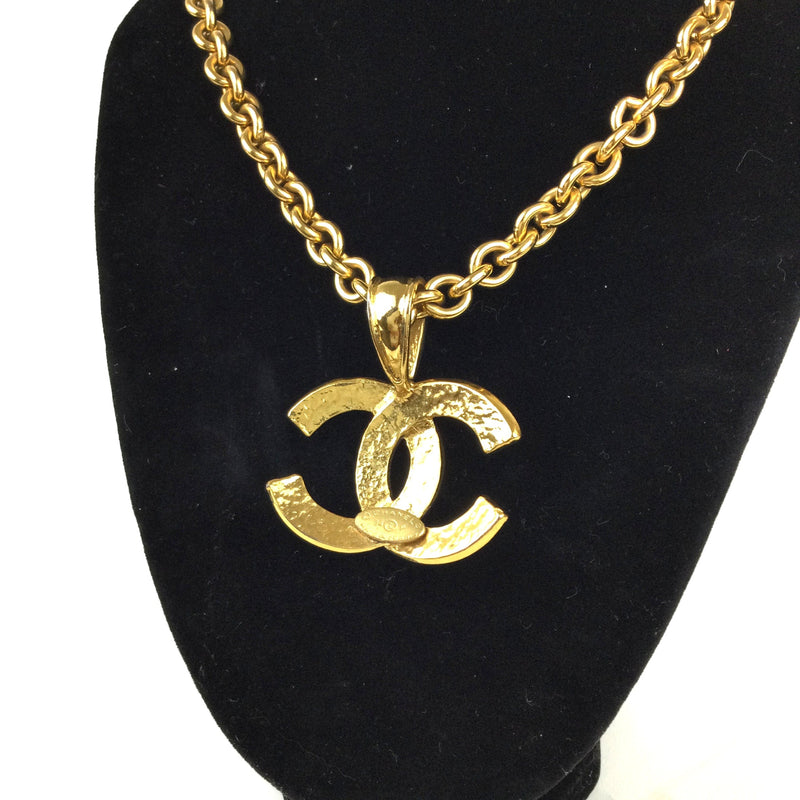 Chanel 94p Necklace
 PXL2219