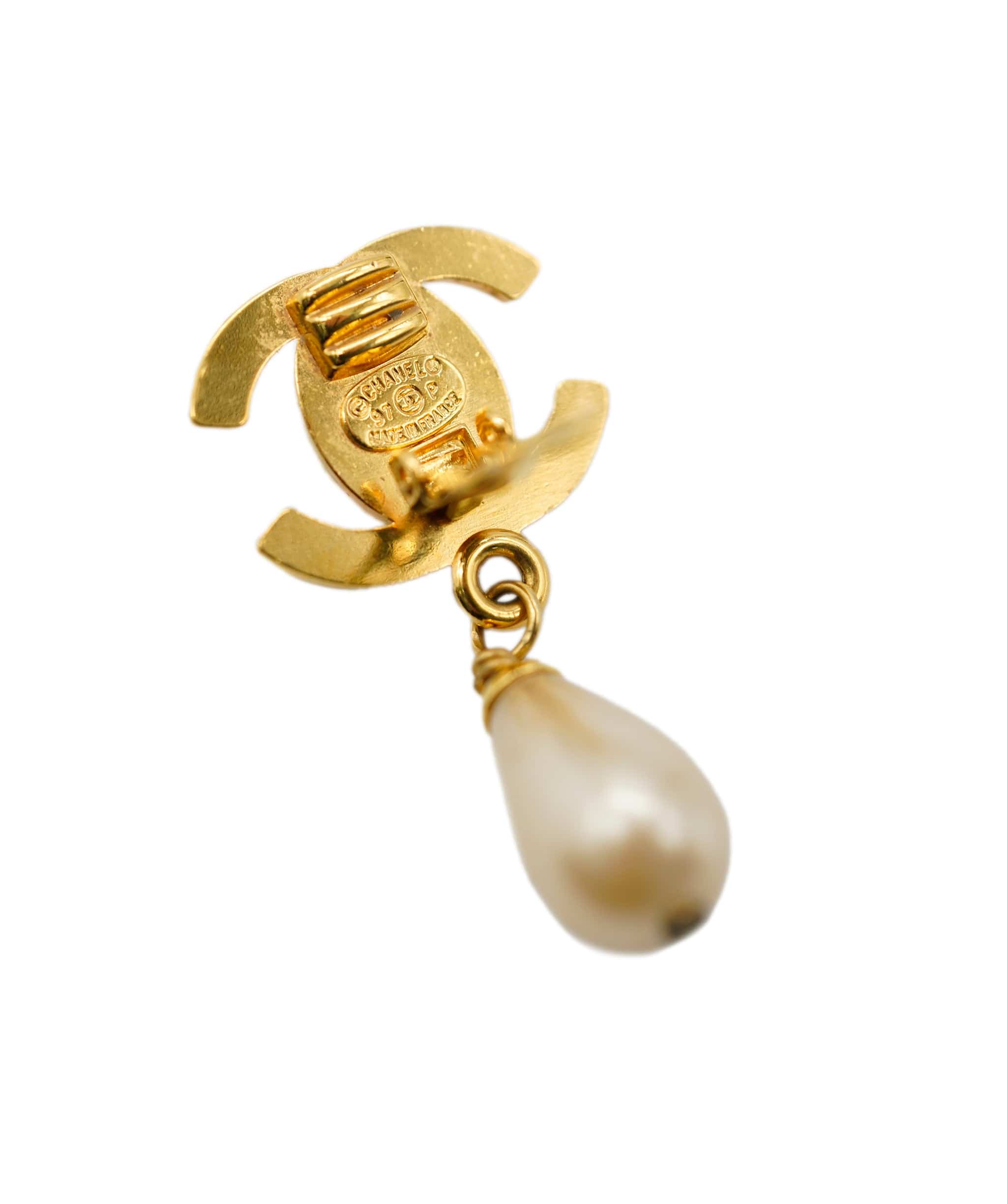 Chanel CC Turnlock Pearl Dangle Earrings ASL7582