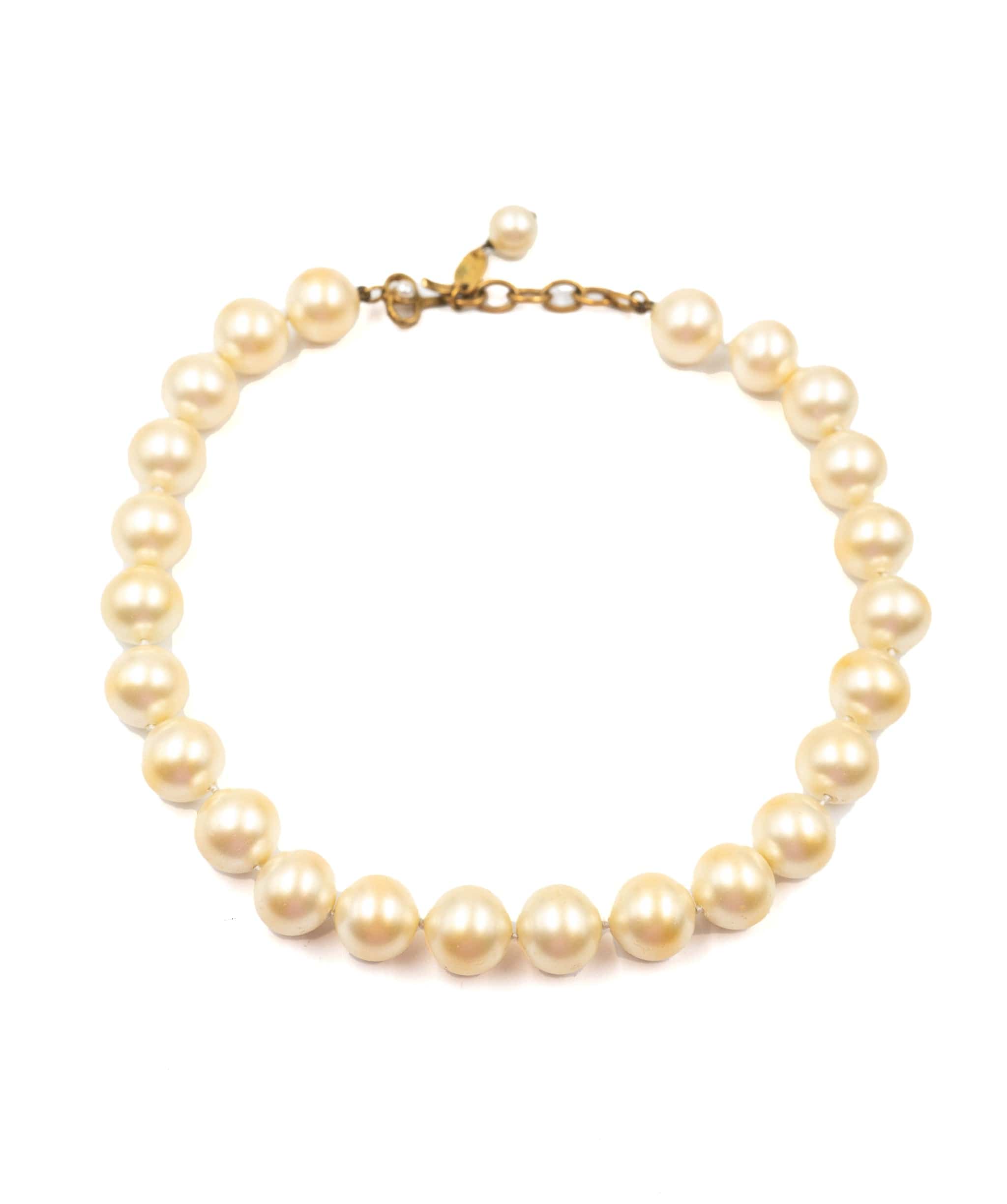 Chanel Chanel 1983 Pearl Necklace - AGL1663